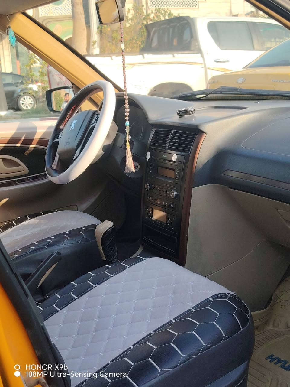 سلام عليكم
سياره بيجو بارص مديل 18

سياره كفاله عامه بيه فقط بنيد طاير

كفاله كير مكينه كارتون  حداديه شرط

تخم تاير ابو الخطه جديد تبريد ويه السويج

رقم نكليزي بسمي مصفره هيه وغرامة

كهربايات كله شغاله  دواخل جديده

دوشمه جديده سياره نضيفه كلش

مكاني رميثه  السعر 47وبيه مجال بصيط

ستفسار ***********

نص مكتوب في الصور:
- HONOR X9b
- 108MP Ultra-Sensing Camera
- HONOR X9b 108MP Ultra-Sensing Camera