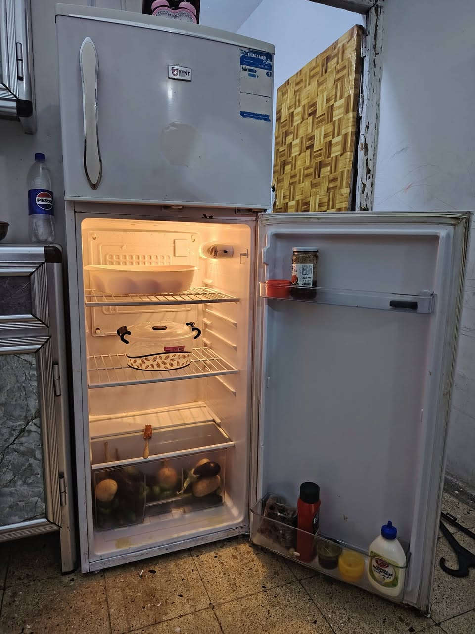 غراض  بيت للبيع كلش نضيفات الثلاجه 175طباخ مصري الأصلي سل ستيل 200
كونفيرة حجم 60 
250
عنواني شهداء البياع شارع أبو رائد 
***********ابيعهم بيعه وحده لأن عندي سفر
