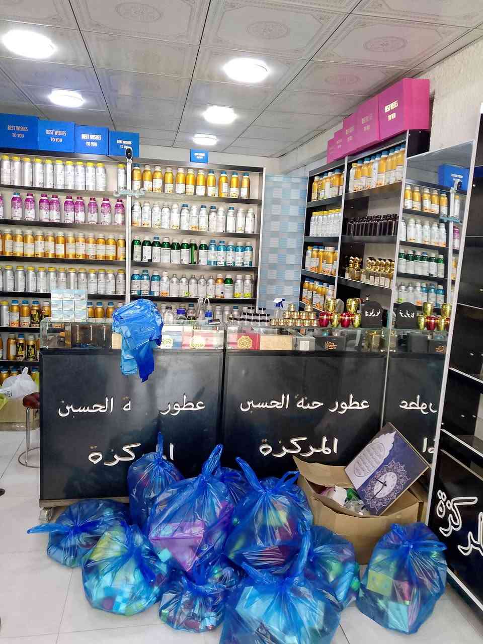 فاترينات 14قطعه +3ميز +مدرجات عدد2 سعر مناسب
***********واتس
