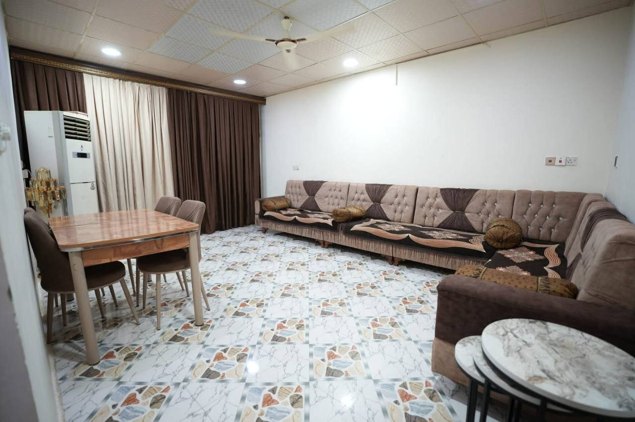 مشتمل للسكن او الاستثمار
📍 سامراء – حي الضباط الثانيه قرب اسواق الحارث
 🏠غرف نوم  1
📐 المساحة: 130 متر 
↔️ الواجهة: كل مشتمل 6.5 متر 
🛣️ شارع 6 متر
موقع ممتاز قريب خدمات وسعر مناسب
📞 للاستفسار:
***********
***********
🏢 مكتب القمر للاستثمار العقاري
عنوان المكتب سامراء حي الشهداء مدخل شارع 2000
✨ مستقبلك في عقارنا
نستقبل العروض في جميع مناطق سامراء اتصال او وتساب
