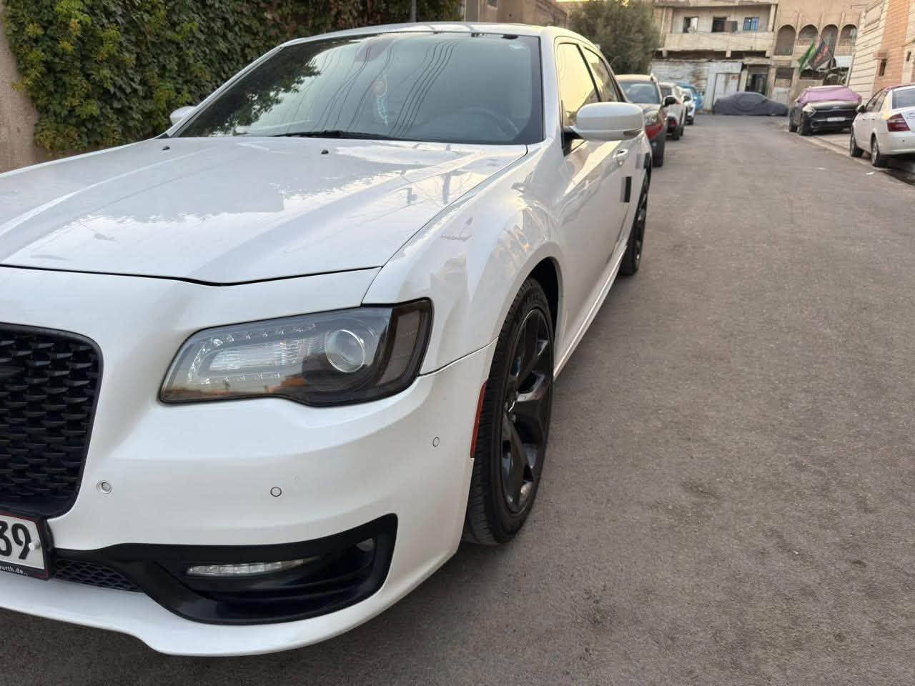 السلام عليكم 
#اوباما 300s موديل 2018 فول مواصفات 
حساس امامي خلفي جانبي 
بانوراما 
شفتات ستيرن+هيتر 
كشنات حضن + تدفئه 
قطعتين تبريد 
محرك 3.6 / 8 نمر 
سماعات بيتس 
تشغيل عن بعد
شاشه كبيره 
مثبت سرعه 
نضامين سبورت دكمه +بالكير
كاميرا دوارة
مسويلهه منضومه زينون عالي ناصي ثلجي+اصفر
السعر 270
الرقم ‭***********‬
غير متواجد ع المازنجر
