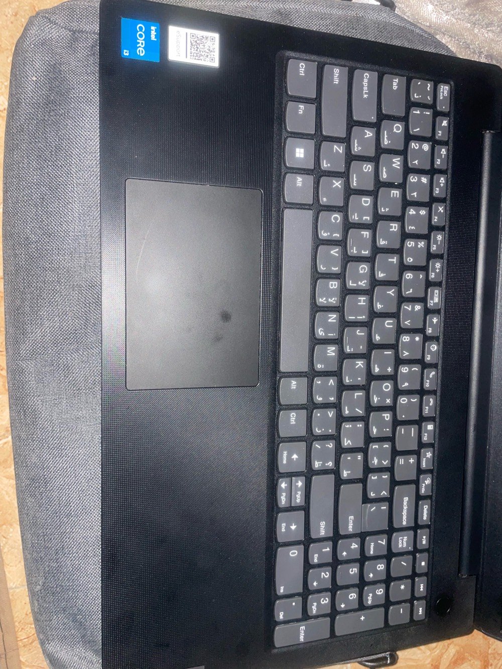 Lenovo 82TT :الموديل •
• المعالج: Intel Core i3-1215U (الجيل 12)
GHZ 1.20 بسرعة
• الرام: 4 جيجابايت DDR4 بسرعة MT/S 3200
• التخزين: SSD بسعة 238 جيجابايت (يعادل
256GB الي
• كرت الشاشة: Intel UHD Graphics (مدمج)
مُمتاز للدراسه والبحوث والتصفح والألعاب الخفيفه والأوفيس والاجتماعات
استخدام قليل جداً فقط لغرض البحث.
وين مكانك بالعراق حتى المشتري يعرف شلون يستلم الجهاز؟: 
بغداد 
هل ويا اللابتوب الشاحن الأصلي والعلبة/الملحقات لو بس الجهاز وحده؟: 
ملحقات كامله شاحن وحقيبه 
شلون حالة البطارية تقريباً؟ وكم تبقى وياك بدون شحن إذا استخدام عادي؟: 
ممتازه 
أكو أي ملاحظات أو عيوب غير الظاهرة بالصور مثل خدوش، كسر، دقة بالشاشة، حرارة، أو مشاكل بالكيبورد/البطارية؟: 
جميع تفاصيلها جديده لكون الاستخدام قليل 