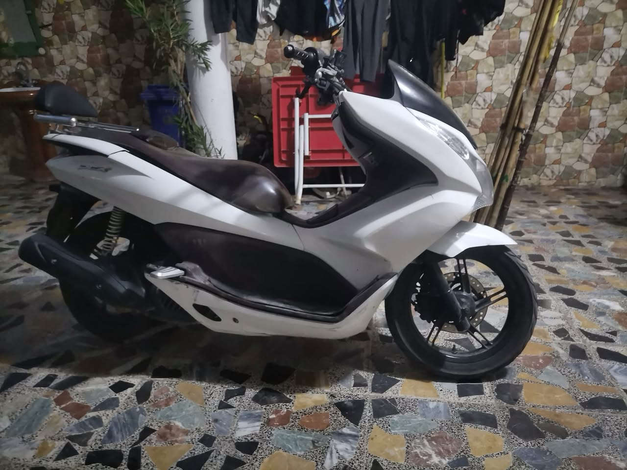 السلام عليكم  البيع بي سي اكس جيل الاول مكينه مكفوله دراجه نضيفه سعر 1250 بيهه مجال اربعه كير  نامه مديل 25 مكينه مكفوله سعر 600 بيهه مجال الكوت حي الجهاد. شراي يخابر بيه خير ويدلل ***********////***********
