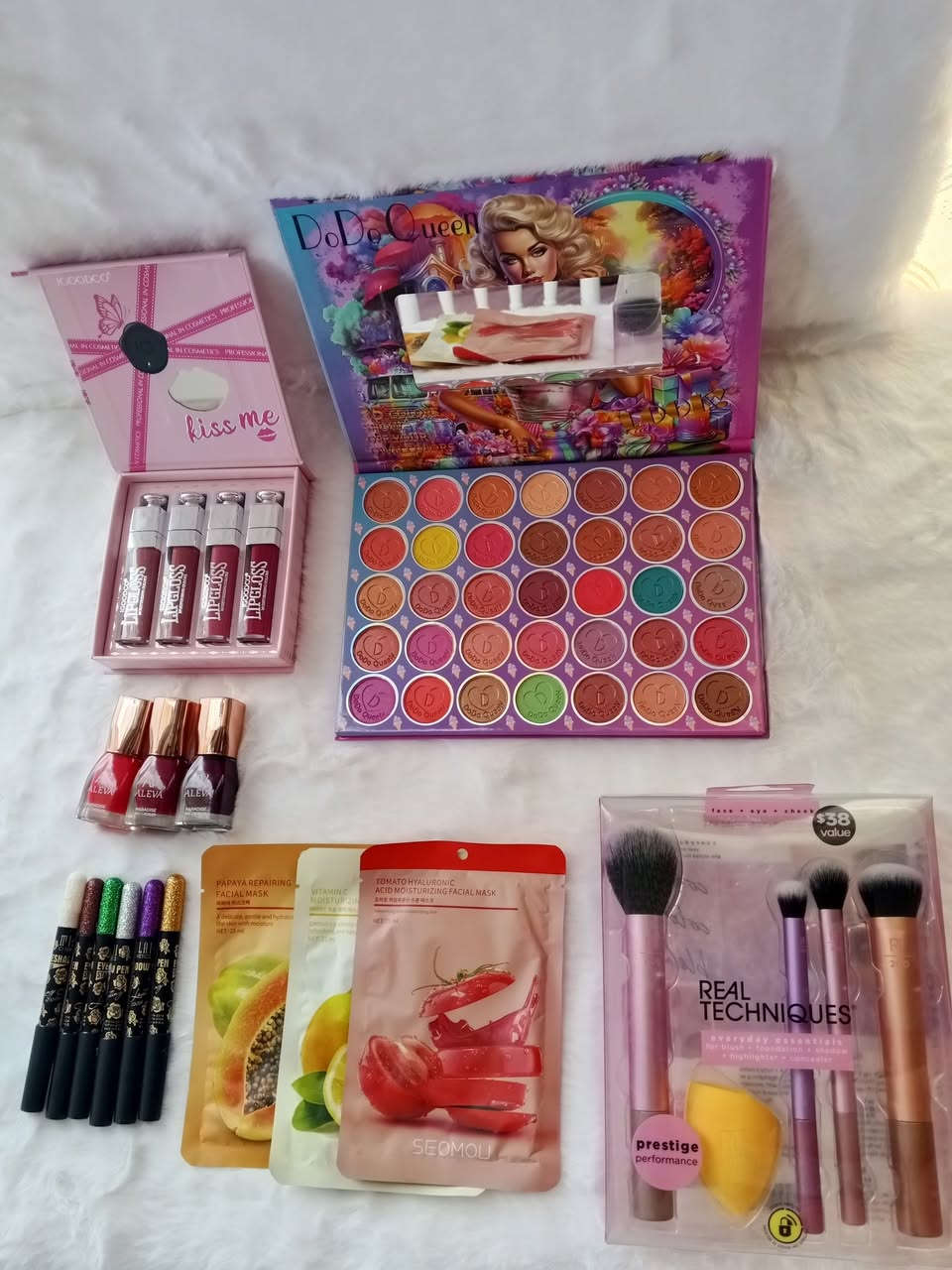 ✨ بكجات مكياج حسب طلبج 💄
اختاري القطع اللي تحبيها، ونرتبلج البكج بأسعار مناسبة ومميزة 🤍
📩 للطلب والاستفسار دزيلي خاص واتساب ***********
