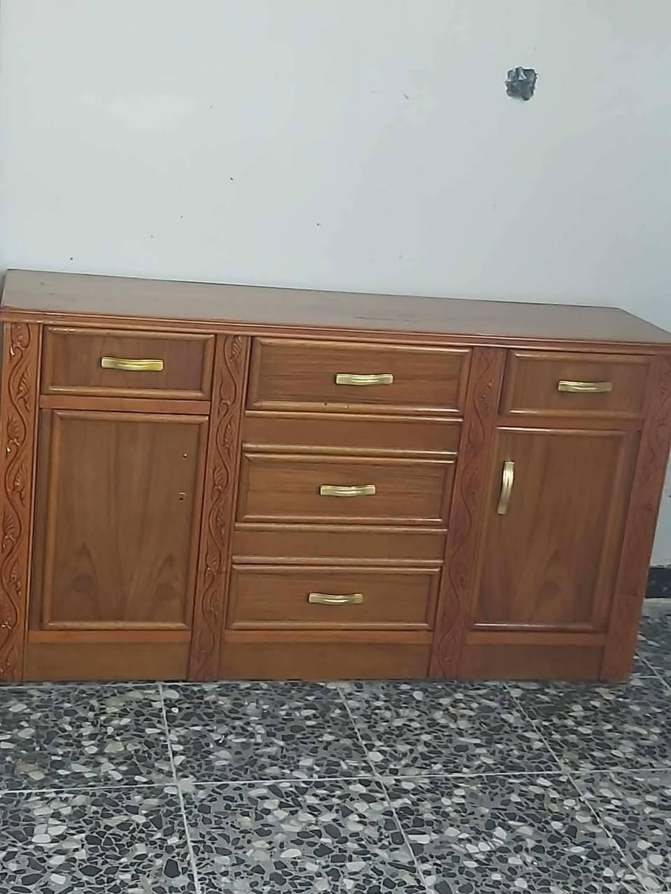 غرفه صاج تكمة ثكيل للبيع
الحجز مرسالة ***********
نقصه فقط مراية مال جربايه زغيرة
وجرجوبة مال ميز تواليت
