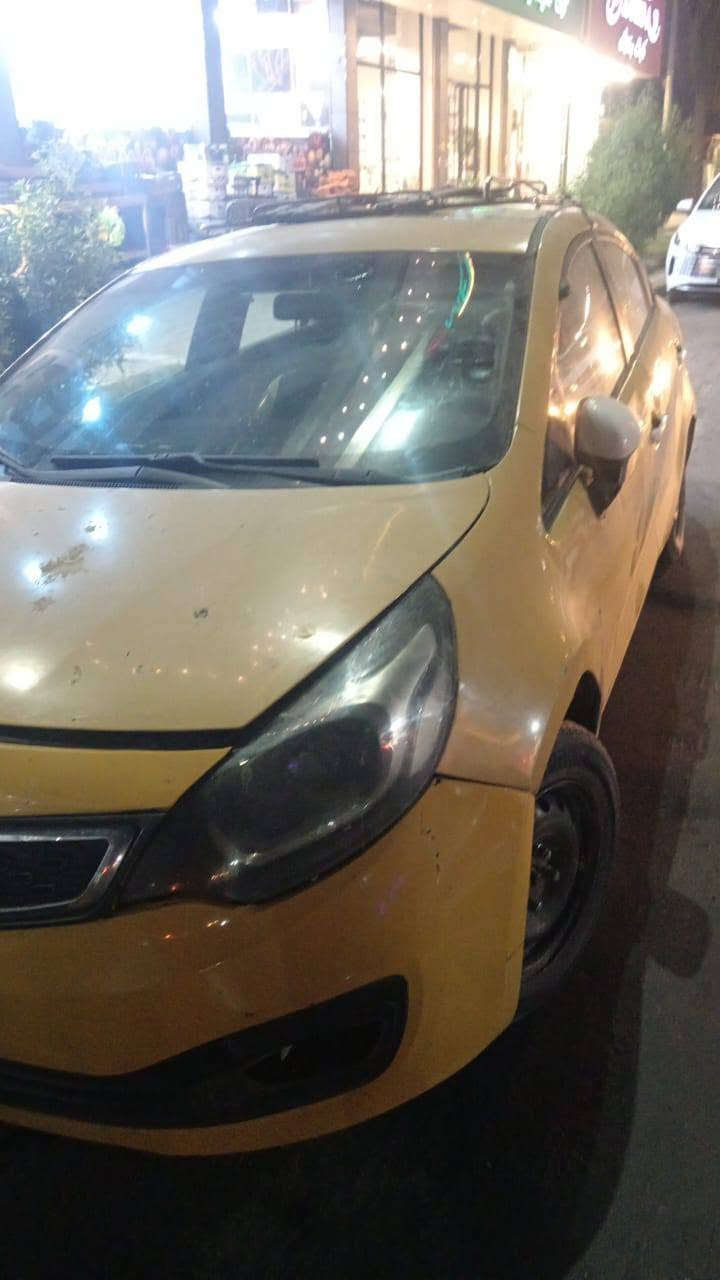 السلام عليكم ... كيا ريو خليجي 1600 دوس الكير الامامي كايم ..اقصد نمرة الدي ... والأر البك شغال ... محرك خير من الله تبريد خير من الله السيارة عليهة غرامات هيئة ومرور ابيعلك كوم حديد صافي ب 20 ورقة الك يمي بس البصمة بالتحويل ... للاستفسار *********** ابو موسى
