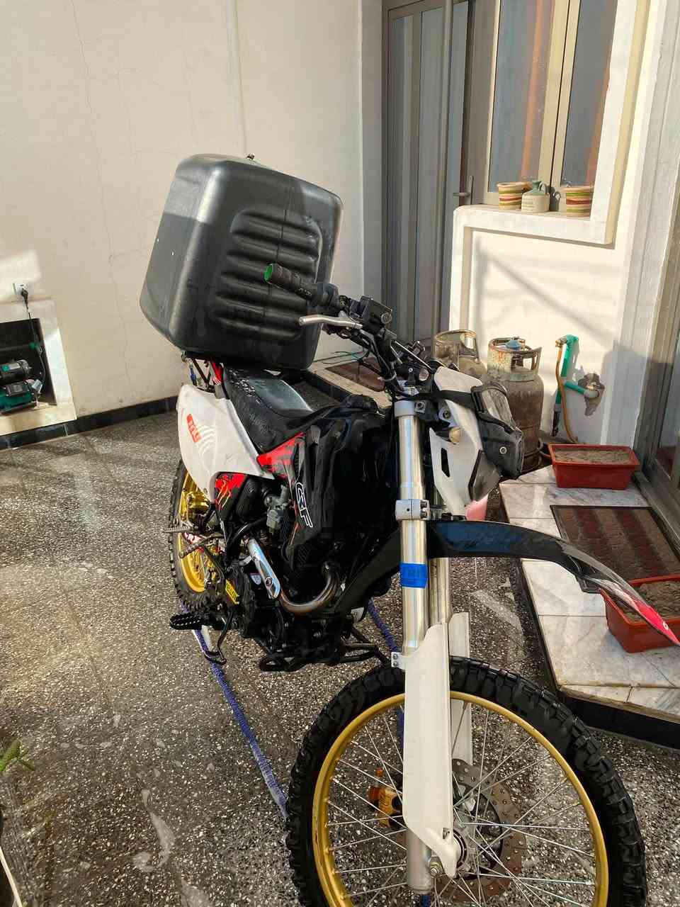 قفاز كاويار 2025
300ss 

السعر 750 

الدراجه كاطعه ناريه 

 
  المكان بغداد ، الغزاليه

***********
