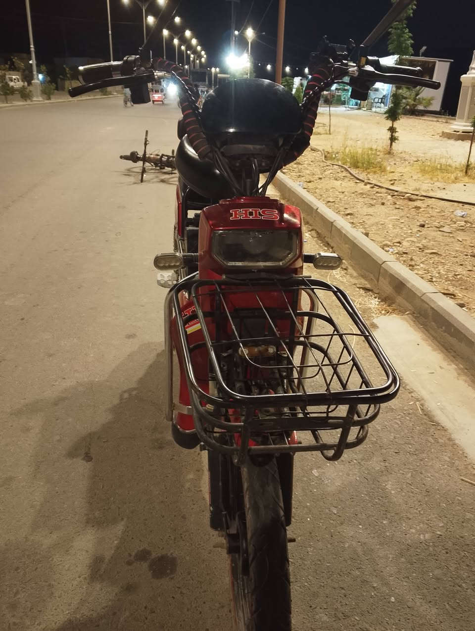 السلام عليكم موطور شحن للبيع النوع HiS السرعه 99 خمس بطاريات العقل جديد مال الشركه موطور نضيف مابي اي عطل السعر. 350 للاستفسار ***********
