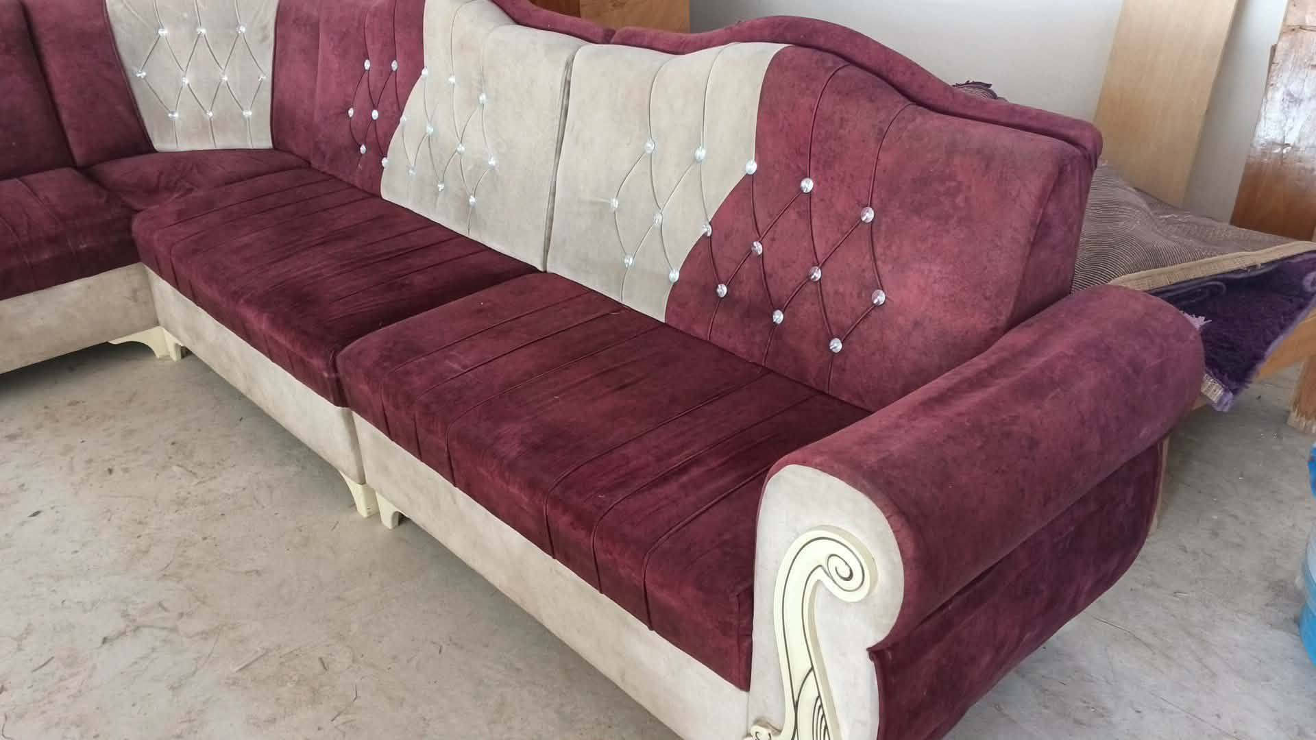 #زبائننا الكرام نعرض الكم  تشكيلة جديدة من الدواوين فصال تركي خشب عراقي  فصلات جديدة ومتنوعة شغل درجة أولئ ✅
متوفر دواوين جديده ومستعمله
 معرض الأمير للاثاث المنزلي 
***********
الموقع بالقرب من مفرق الشورة الشارع العام 

ارسال رساله الى الصفحة 📥 🤳🏻
او الاتصال على رقم الهاتف هو المراسلة 

***********

لسنا الوحيدين ولكننا الأفضل
