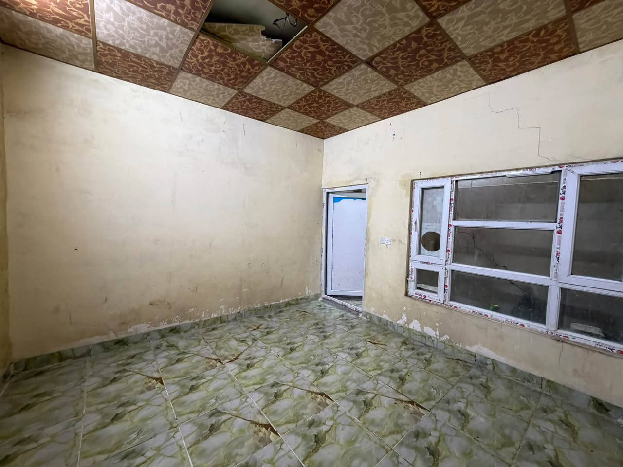 دار للبيع 100 متر طابقين معزول يصلح لعائلتين او للاستثمار علما يحتوي كل طابق على غرفتين نوم
وموقع حلو خلف التجاري مباشرتآ والدار طابو ملك صرف في كركوك - حي العسكري قرب سنتر زوراء 
السعر : 70 مليون وبي مجال 
***********
