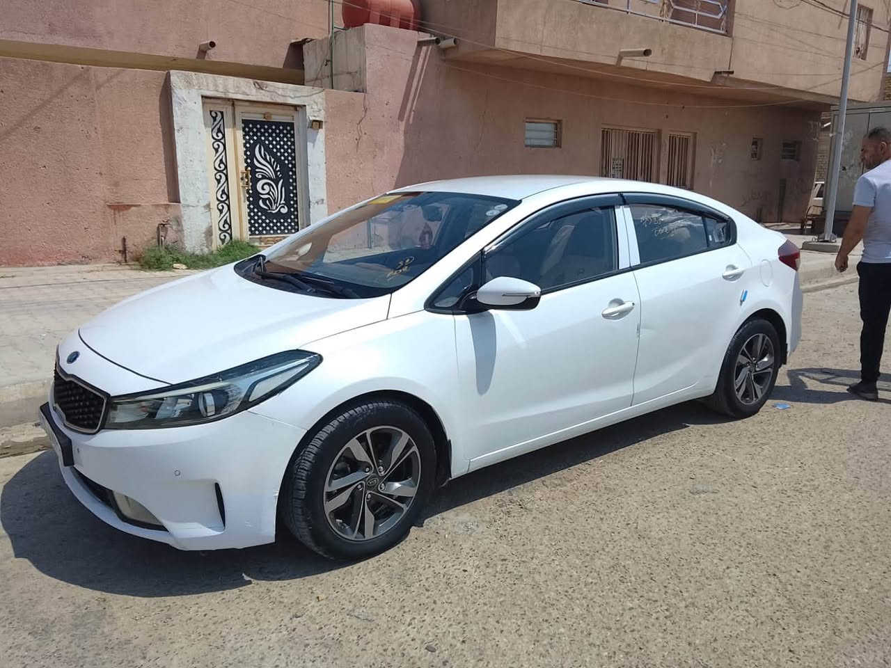 سيراتو موديل ٢٠١٧خليجي
للبيع كير مكينه تبريد سونار موجود بالصور 
مواصفات نص فول مكان سياره ديوانيه 
*********** تريد وكاله تريد تحويل سعر ١٢٠ وبيها مجال
