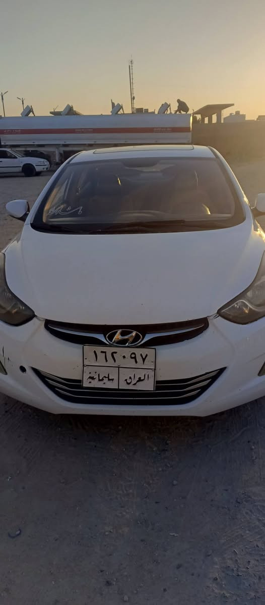 السلام عليكم 
هونداي النترا موديل 13 خليجي 

فول عده البصمة 
بيها قطعتين وربع جاملغ ابيع 3 قطع 
كير ومكينة وتبريد وحدادية 
تخم تاير أو ويل جديد 
دوشمه كشنات وارضيه 

منضومة زنون 

بيها بارد تجي تشوف سياره بارد شوف العين 

مكينة 1600
تريد وكاله او تحويل رقم سليمانية الماني السياره ماعايزه اي شي جاهزه  

***********
