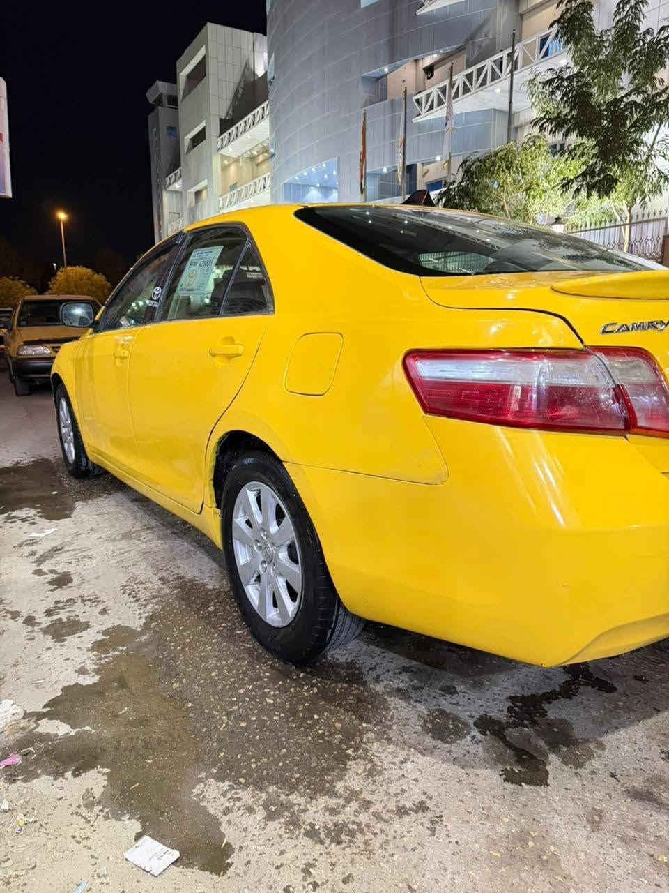 كامري ٢٠٠٧ 
رقم كربلاء ألماني  
الاضرار تبديل فقط الباب الايمن الامامي 
مكفولة من الضربه 
حداديتها نظافتها ٧٠ بالمية 
تخم تاير جديد 
كير ومحرك خير من الله 
تبريدها مضبوط
عليها غرامات وهيئه ينزلن من السعر 
بأسمي السيارة مداور ثاني يوم 
السعر ٧٠ ورقة 
للتواصل واتساب او اتصال
***********
***********
