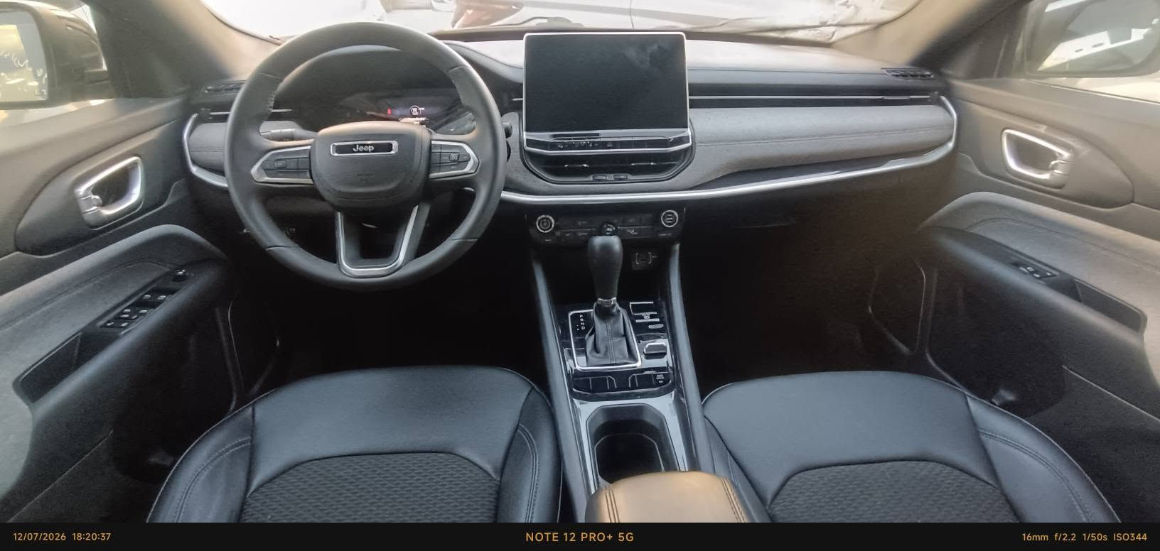 Jeep Compass 2024
لون سلفر 
ماشيه 50 الف ميل
سعر 138 ورقه بدون رقم
حادث سيارة/ ربع بوند فقط صبغ  دواخل مكفوله بدون لغد وبدون شاصي
ايرباك طاك ومرجع سستم شركه 
مواصفات latitude 
بصمه + شغال عن بعد
كشنات جلد 
فور ويل 4×4
تحكمات فول 
تحديد مسار+ قيادة ذاتيه
رادار امامي و جوانب
شاشه ايباد كبير
بريك بصمه 
3 انظمه للقيادة SAND MUD / SNOW /  AUTO
راديترات و ردار و حجر بيئه بلادي شركه 
رقم كاتي تترقم محافظات الاقليم/ اربيل/دهوك/ سليمانيه حلبجه 
مده الترقيم 90 يوم من تاريخ الشراء 
بيع فقط بدون مراوس 
سيارة في اربيل شركه نور البصرة موجوده 
***********
*********** أربيل, العراق

نص مكتوب في الصور:
- 74008275X
- 12/07/2026 18:20:37 NOTE 12 PRO+ 5G 16mm f/2.2 1/50s ISO344
- 12/07/2026 18:21:01 NOTE 12 PRO+ 5G 16mm f/2.2 1/50s ISO662
- 12/07/2026 18:20:30 NOTE 12 PRO+ 5G 16mm f/2.2 1/50s ISO815
- 12/07/2026 18:21:37 NOTE 12 PRO+ 5G 16mm f/2.2 1/50s ISO310