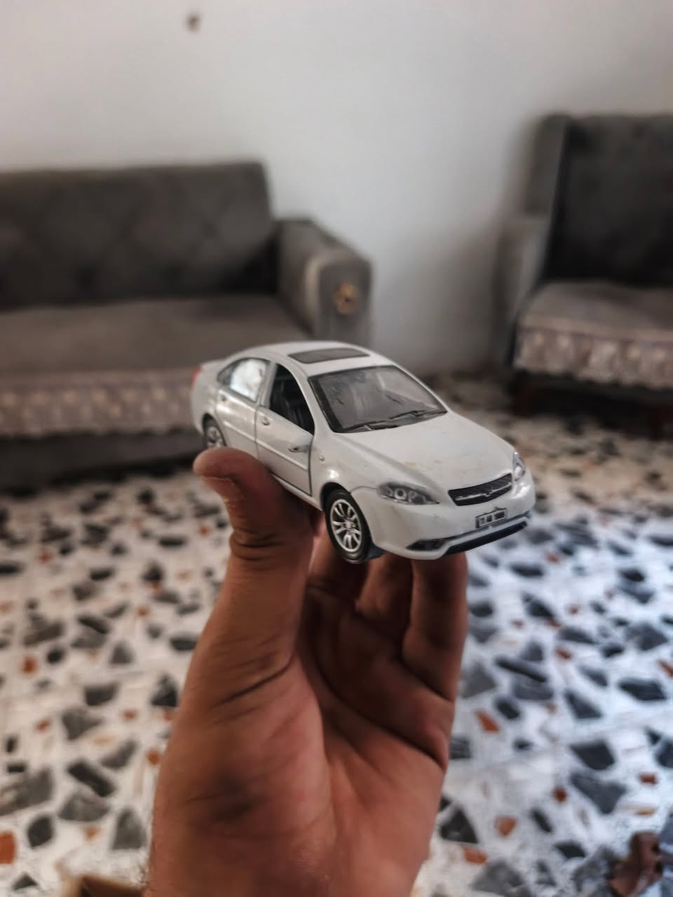 سلام عليكم سيارات حديد اصغار سعر 4الف دنيار واسيارات الكبار الحديد سعر القطعه ب15الف وسفن خشب طبيعي العنوان بغداد سبع البور الربع تلاف للاستستفار اتصال ع رقم ***********
