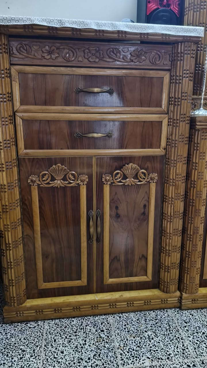 سلام عليكم غرفة البيع اخشاب سعر خاص رقم الهاتف
*********** اسيا
***********كورك

المكان موصل حي عدن قرب ثانوية الضحى للبنات
