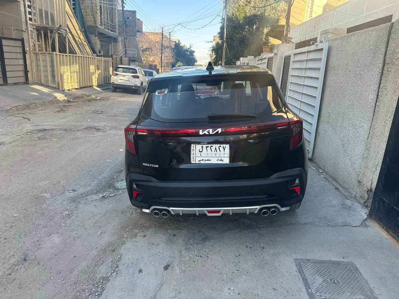 السلام عليكم كيا سيلتوس اسود موديل 23 شكل 24
رقم بغداد  بأسمي
ماشية 70الف كيلو  حادث السيارة موجود بالصور الايرباكات سليمه 

المواصفات 
فول بصمات
بصمة ابواب
محرك 1600تبربو
كشنات جلد
رادار امامي
رادار خلفي
رادار جانبي
تدفئة كشنات
تدفئة ستيرن
شاشة كبيرة
كامرة دوارة
سستم صوت 
الانارة الداخلية لمس 
اوتو ستوب
تحديد مسار
قيادة ذاتية
توقف ذاتي 
تنبيه عند مغادرة المسار
كروس سرعة
مانع انحدار
ويل كب 
حساسات 360 درجة
وضعيات قيادة
بك لايت لد

وبعد بيها مواصفات

السعر 135 بيها مجال بيع مستعجل 
مكاني بغداد الغزالية هـ ***********
