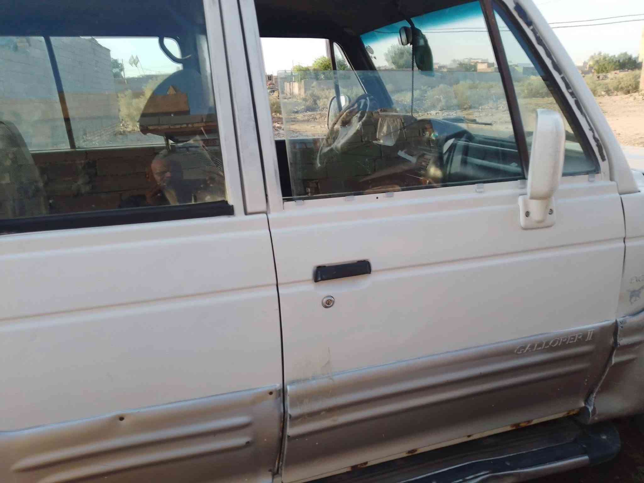 سياره البيع باجيرو موديل 2000
متهد دوله وعشارين راعيه ميقبل يحول 
20ورقه بيه مجال ***********

نص مكتوب في الصور:
- NEW
