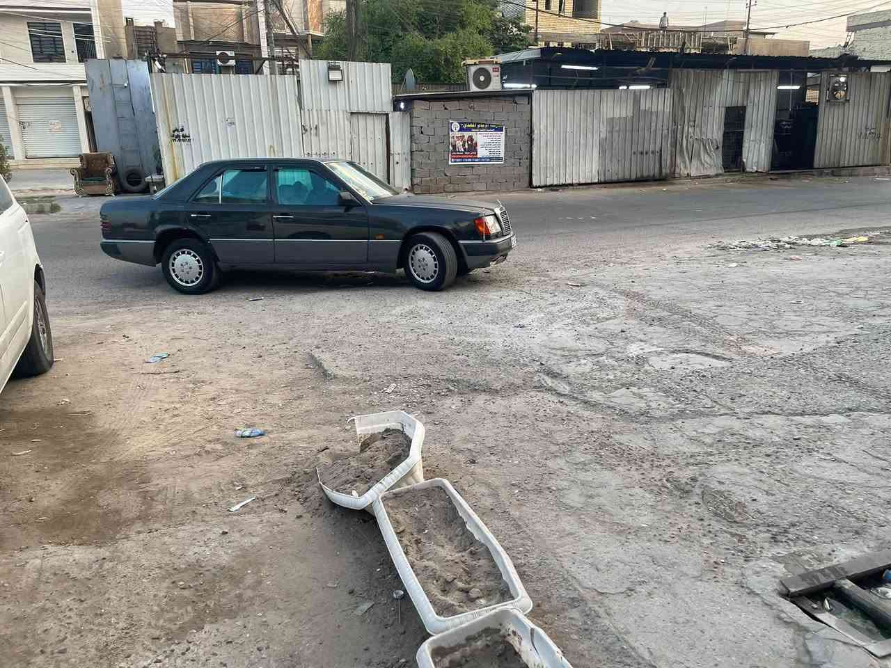 السلام عليكم دب ٩٣ محرك بلادي ٤اسلندر
تبريد كهربائيات كلهه شغاله 
السياره جارده بدون أي ضرر الباديه
رقم بغداد 
مكان السياره بغداد الشعب 
***********
عارضهه ٦٥
