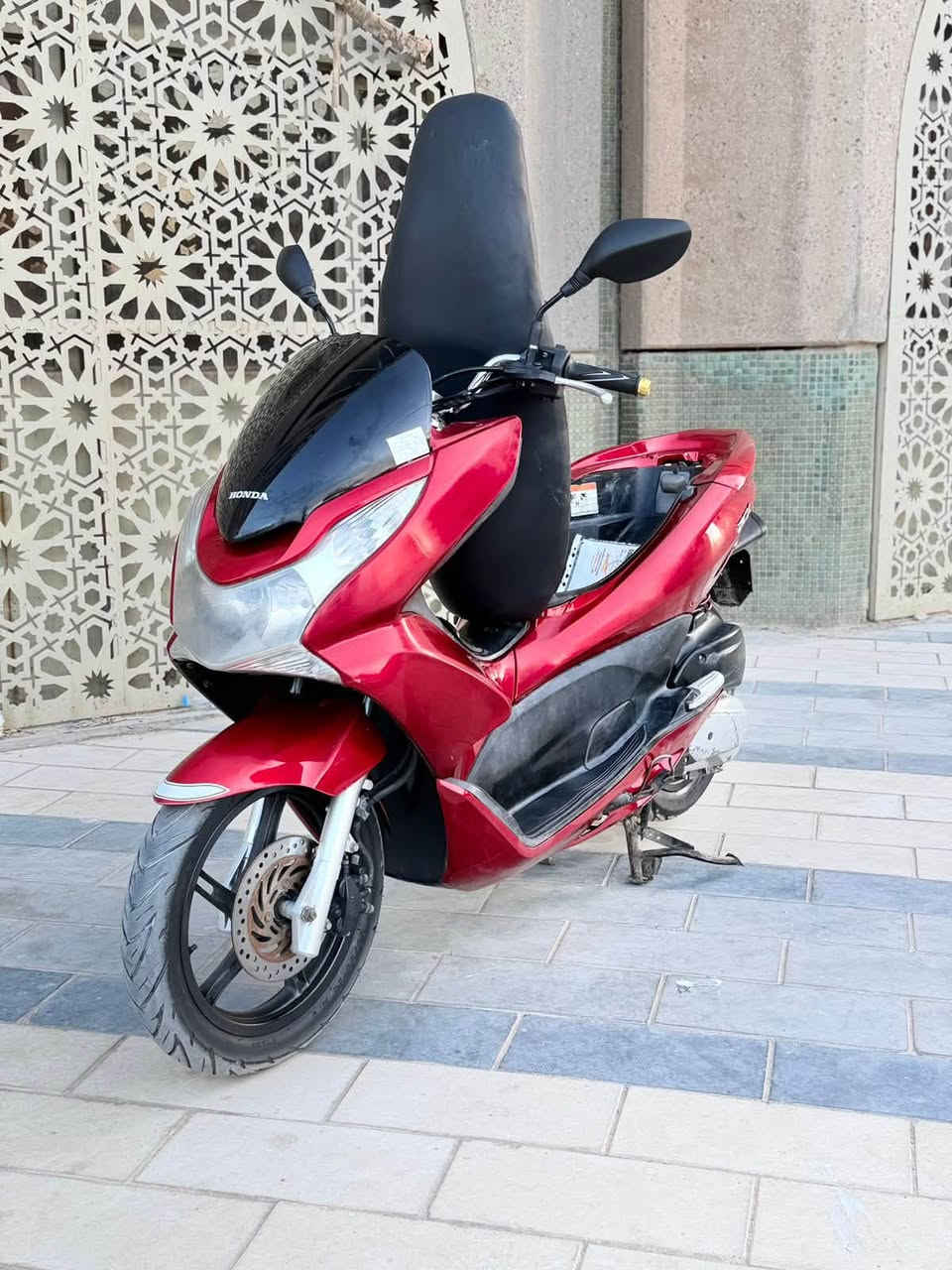 دراجه pcxجيل اول مكينه 125ماشيه 28الف حقيقي دراجة  كلها ابلاديه شرط النضافه دراجة مال رمبه مال معرض المديل 2016 ماخذها رمبه اوراق المعرض موجوده يعني مو مال شارع السعر مليون و450الف
حساس ازدحام كفاله عامه الدراجه على ايدي شوفت عينك ياباني الاصليJF جديده مكاني بغدادالكرخ اي استفسارالاتصال على رقم ***********
