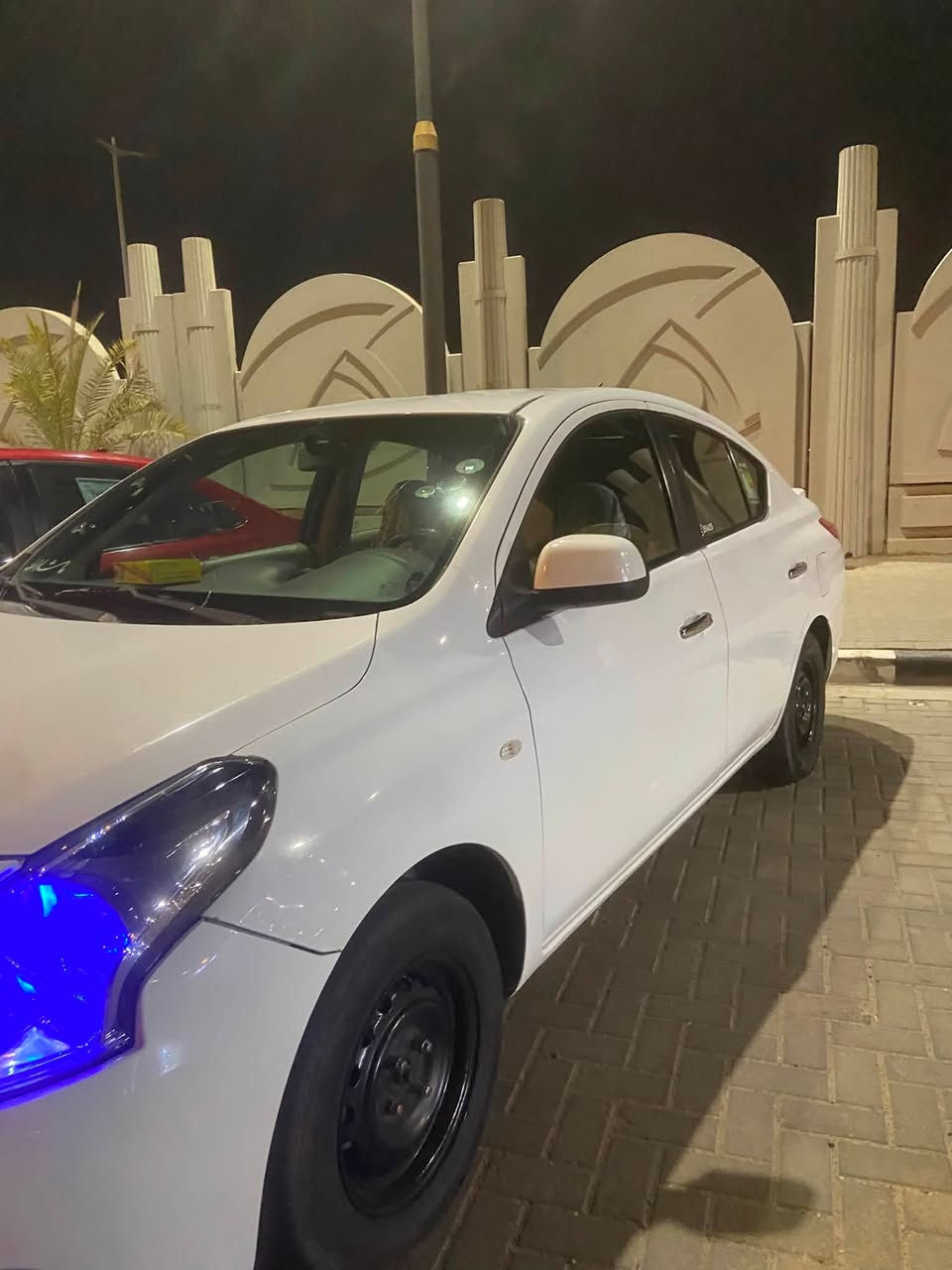 سلام عليكم نيسان صني هندي ام البليته الزركه موديل 2019 سياره نضيفه بمعنى الكلمه شوفه عينك بيه طخه بسيطة بلداير الورا لا مصلح ولا معدل نهائين لأن بسيطه كلش ماشيه 150الف استخدام شخصي و نضيف كير مكينه كفاله عامه سنويه منتهيه صارله فترة قليله للبيع سعر 90$ وبيه مجال لطيبين عنواني بصره زبير الرقم ***********
