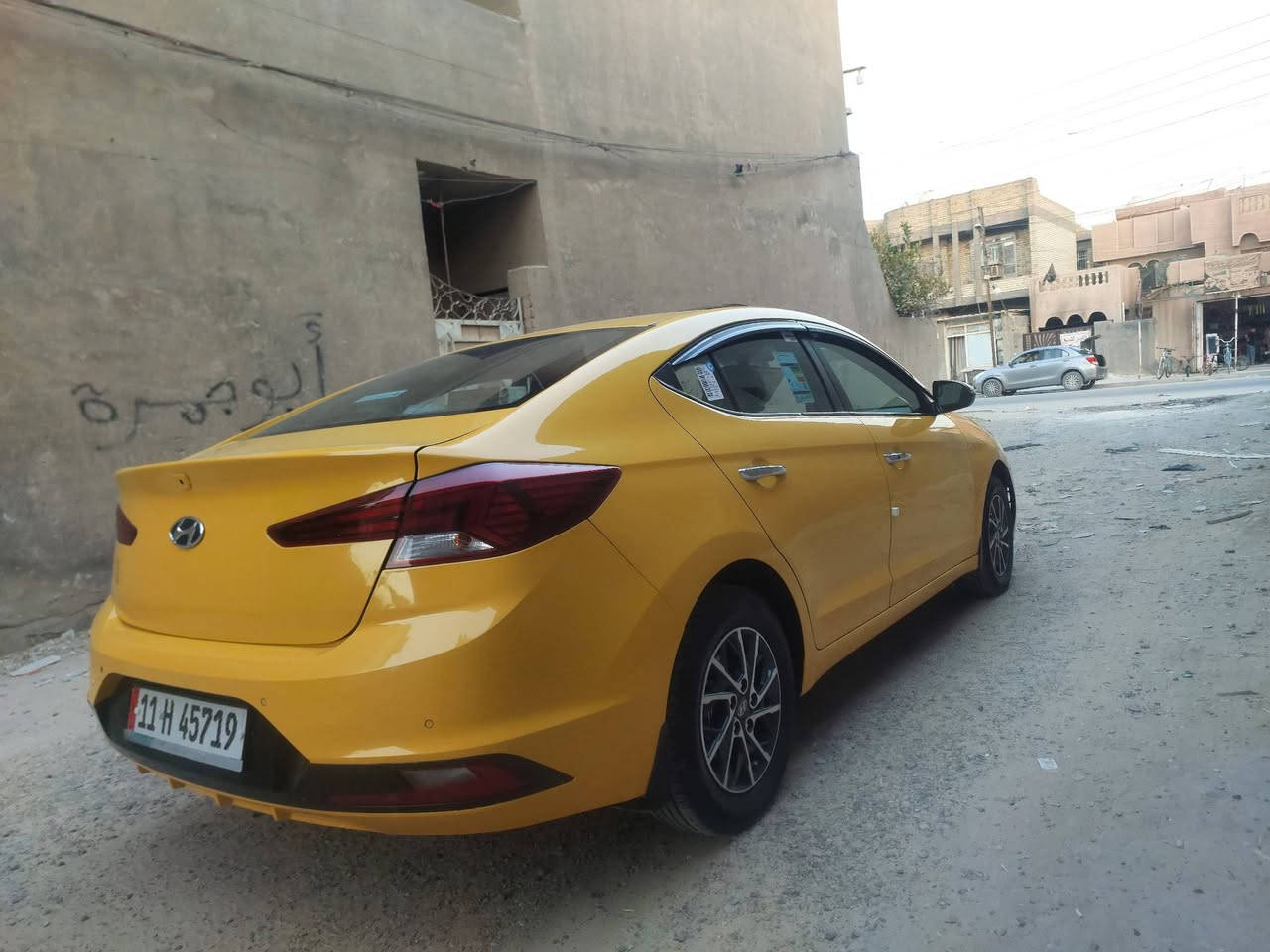 النترا 2020 خليجيه كفاله من الظربه والصبغ رقم بغداد الجديد باسمي فوول موصفات واحد على واحد 1/1
فتحه.. 
بصمه.. 
ويل كب.. وتخم تاير
مري شفط.. 
شاشه وكامره خلفيه.. 
حساس خلفي امامي.. 
تبريد قطعتين.. 
تحكمات دركه.. 
البجم لد.. 
السياره جديده وشادله
محرك 2000 دوش قبل شهرين شادها فتحته من بجم لووك وصله ويه الصور 
كير اي تي بلاد ممفتوح 
تبريد الخليجي محاجه اذكره ثلج
ماشيه 78 الف سياره قليل اشتغل بيه تكسي موظف على كد دوام بيت استخدام شخصي 
السياره جديده دواخله اله محد كاعد بيه 
تجي تكلب وتفحص وين مبعجبك
حداديه جاهزه وترايه اله مال جديد
 السياره مبيه اي نقص بفظل الله
السعر ب 123 وبيه مجال للطيبن 
الينطي سعر بل اليرضي الله ابيع وبل العافيه عل الياخذها 
مكاني بغداد الكرخ شهداء البياع
***********..

