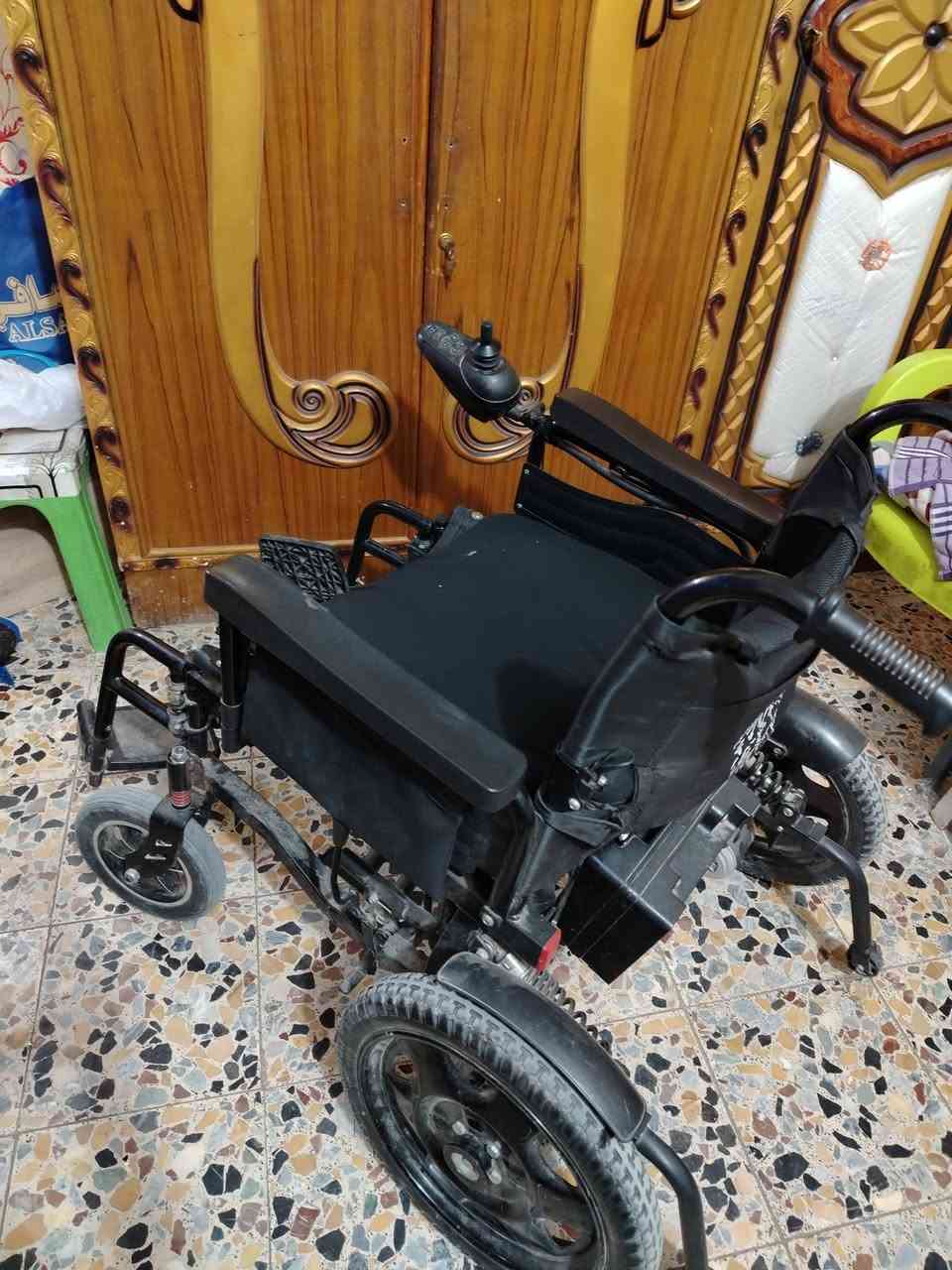 عربانة شحن و دفع 
مستعمل نظيف جدا
تتحمل وزن 150 كيلو
السعر 350 الف 
واتساب ***********
