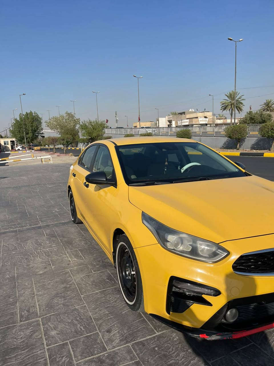فورتي وارد امريكي موديل 2020 رقم بغداد السنويه لل27 ماكينه وكير وحداديه مكفولات تبريد شغال ضررها ثلاث قطع مثل ما موضحات بالصوره السعر 117 وبيها مجال بسيط العنوان بغداد الحريه للاستفسار رقم الهاتف*********** بغداد, العراق
