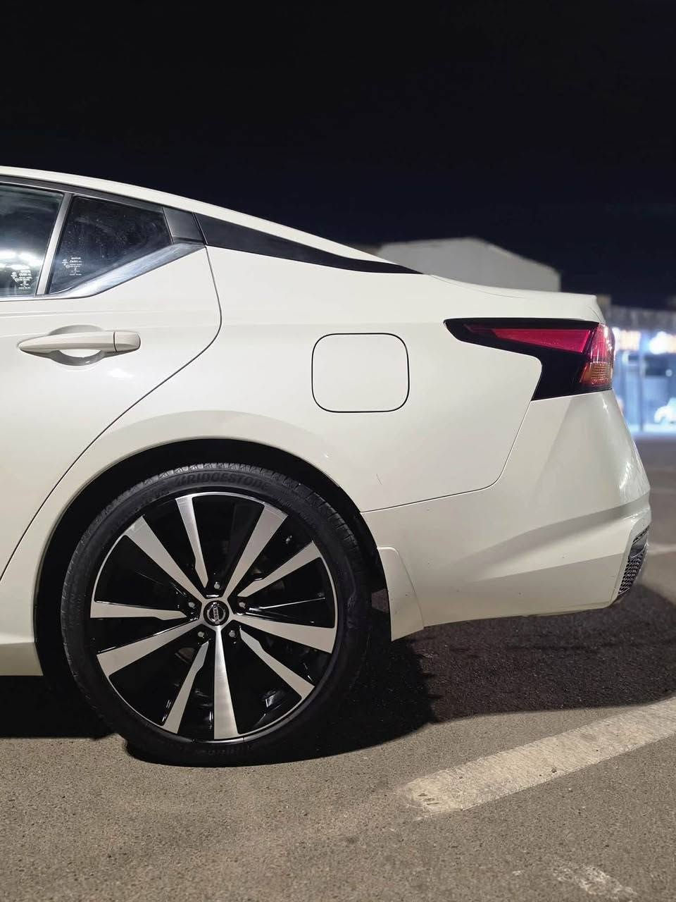 السلام عليكم 
للبيع او للمراوس نسيان التيما SR 2022 فول مواصفات عدا الفتحه رقم اربيل بااسمي تحويل مباشر 
ماشية 45.000 الف كيلو 
الحادث 3 قطع جهة عكس السايق جاملغ والبيبان ضرر سطحي 
مصبوغات وشوية تكحيل بالبنيد من الحافة 
المواصفات 
FWD دفع امامي  
بصمة وتشغيل عن بعد 
حساسات خلفيه 
شاشة كار بلي 
كشنات جلد ومخمل 
كشنات كهرباء 
حساسات خلفيه 
رادار امامي وخلفي وجانبي 
نقطة عمياء 
تحديد مسار 
شفتات ستيرن 
ويل رياضي حجم 19 
وباقي المواصفات المعروفة 
السعر   155 ورقة وبيها مجال 
للتصال *********** المكان بغداد
