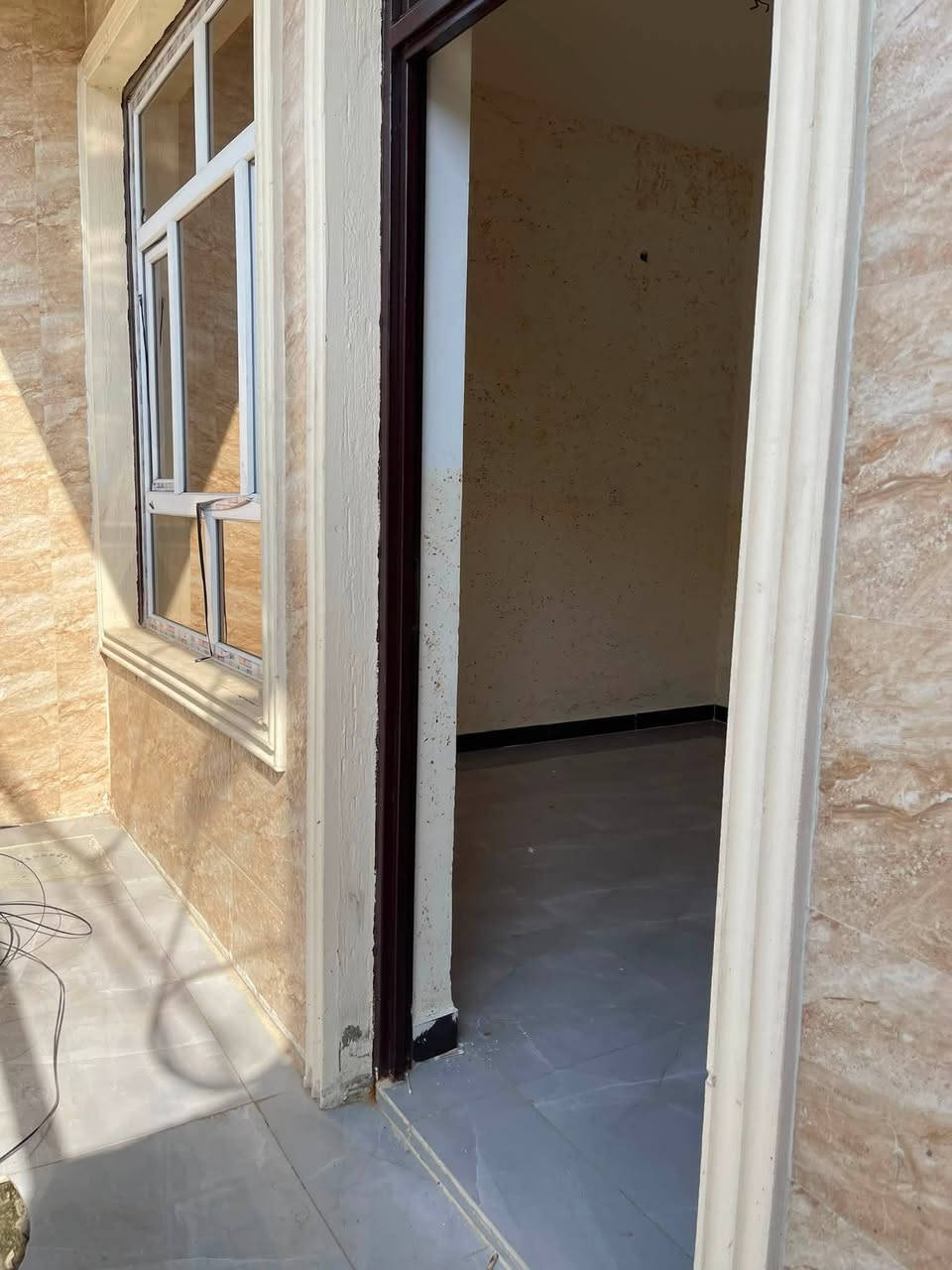 للإيجار – بغداد / الشعب / شارع عدن
السلام عليكم،

يتوفر مشتمل جديد للإيجار بمساحة 50 متر² في منطقة الشعب – شارع عدن، ويحتوي على:

* غرفتي نوم.
* صالة.
* مطبخ.
* منور.
* حمامين (خدمات عدد 2).
* مدخلين.
* بيت جديد.

📞 للاستفسار: ***********
