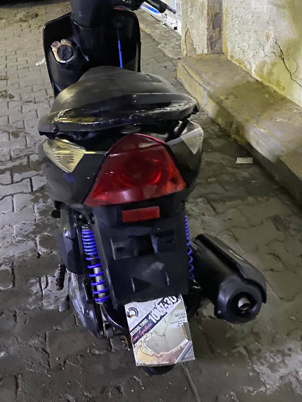 سلام عليكم عندي ثعلب ١٤٠ للبيع دراجه سلف هندر كلشي شغال تايرات جدد باتري حلو كفراته ختم واحد بس لبجم بي رش صبغ دبلات حلوه شلعه ومعدل حلوه كلشي كامل دراجه رايده ٤٥٠ وبيه مجال مكاني الحريه الثانيه رقمي ***********
