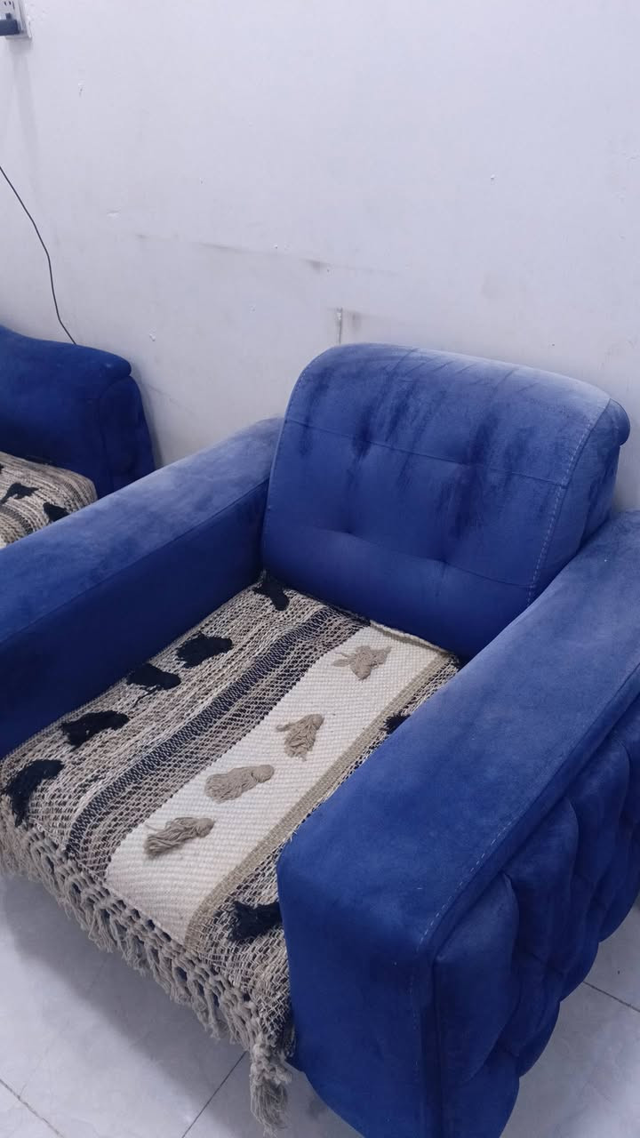 تخم سرير تركي درجة اولى نص تخم قنفة جبيرة وكراسي اثنين سعرة 300 استفسار خاص او واتساب ***********
