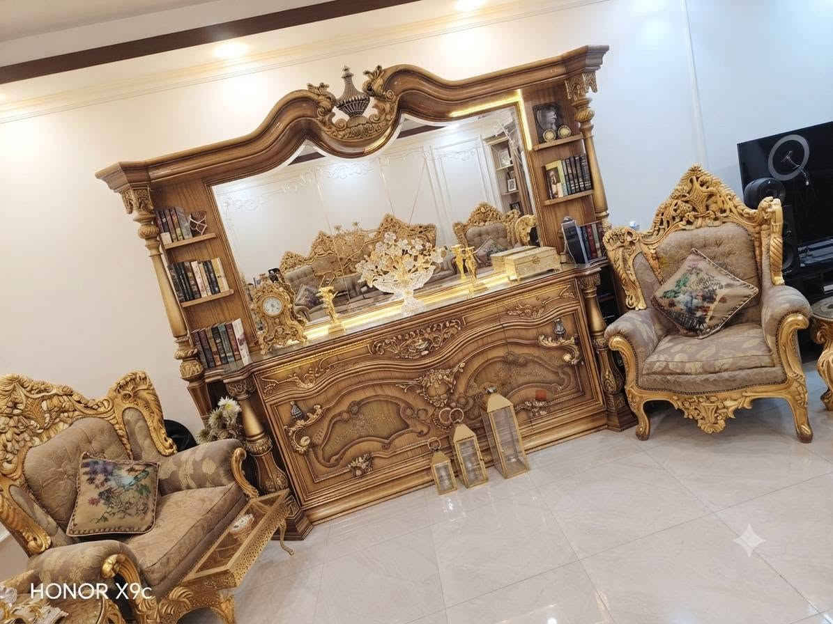 استقبال كاملة مصري دمياط خشب زان اصلي للبيع بسعر مناسب تخم 10 مقاعد +ميز وسطي وطبلات 2 +معرض بوفية للعرض +فاترينة للعرض +ميز طعام و8 كراسي
بغداد الدورة شارع 60 للاستفسار الاتصال على الرقم *********** واتساب
