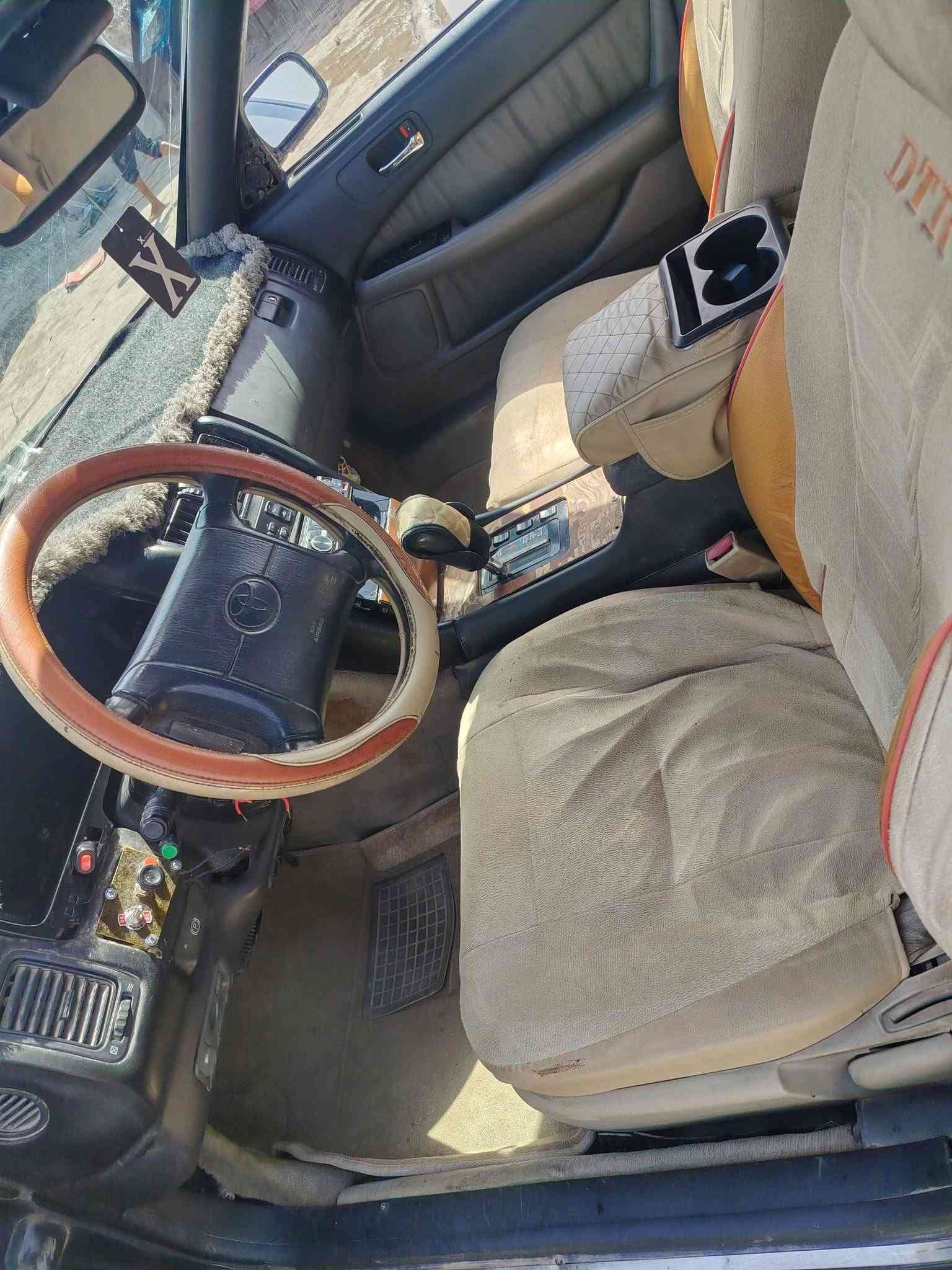 لكزس Ls400 موديل 2000 محرك 3000 راس الثور كير محرك حداديه تخم تايرات مكفوله من العيب الشرعي السعر55 مكانه بابل شعندك مراوس نزل***********
