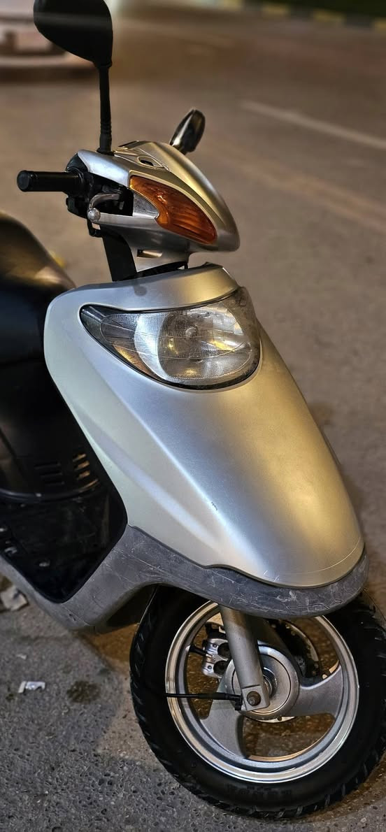 هوندا سبيسي مكفولة كفالة عامة صارلهة سبوعين من نازلة جيب عشر فيترية وتعال نقص برغي مابيهة كلشي بلادي وماملعوب بي  دراجة مال جناية ناعمة خرسة متسمع بس الصالنصة وبالواقع احلة بعد السعر 775 وبيهة مجال حك الجية رقمي *********** واتساب موجود
