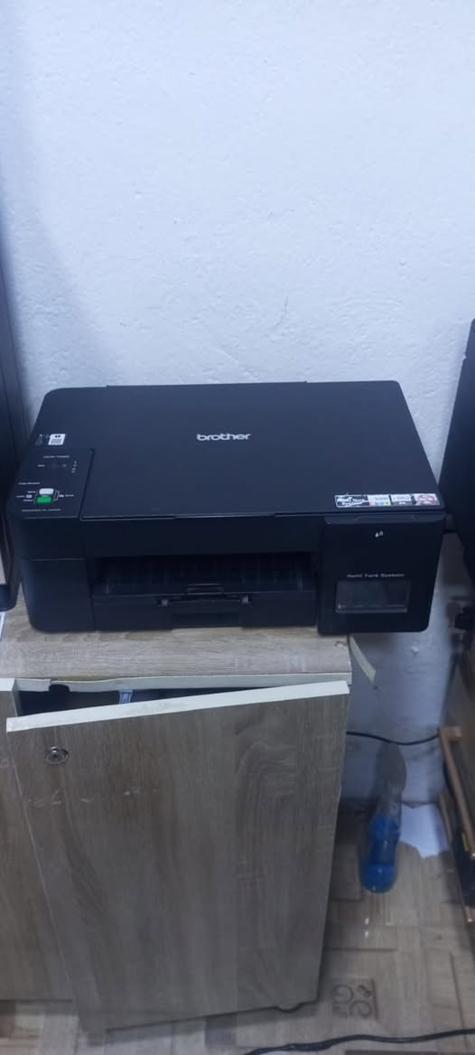 🖨️ طابعات مستعملة للبيع – بحالة جيدة

🔹 Brother T220

* طباعة ملونة وأبيض وأسود.
* تعمل بالحبر السائل.
* الحبر متوفر في الأسواق وسعره اقتصادي.

🔹 Canon 3010

* طباعة أبيض وأسود فقط.
* تعمل بكارتج جوكر.
* الكارتج متوفر في الأسواق وبأسعار مناسبة.

✅ البيع فقط.

📞 للاستفسار والتواصل:
***********
