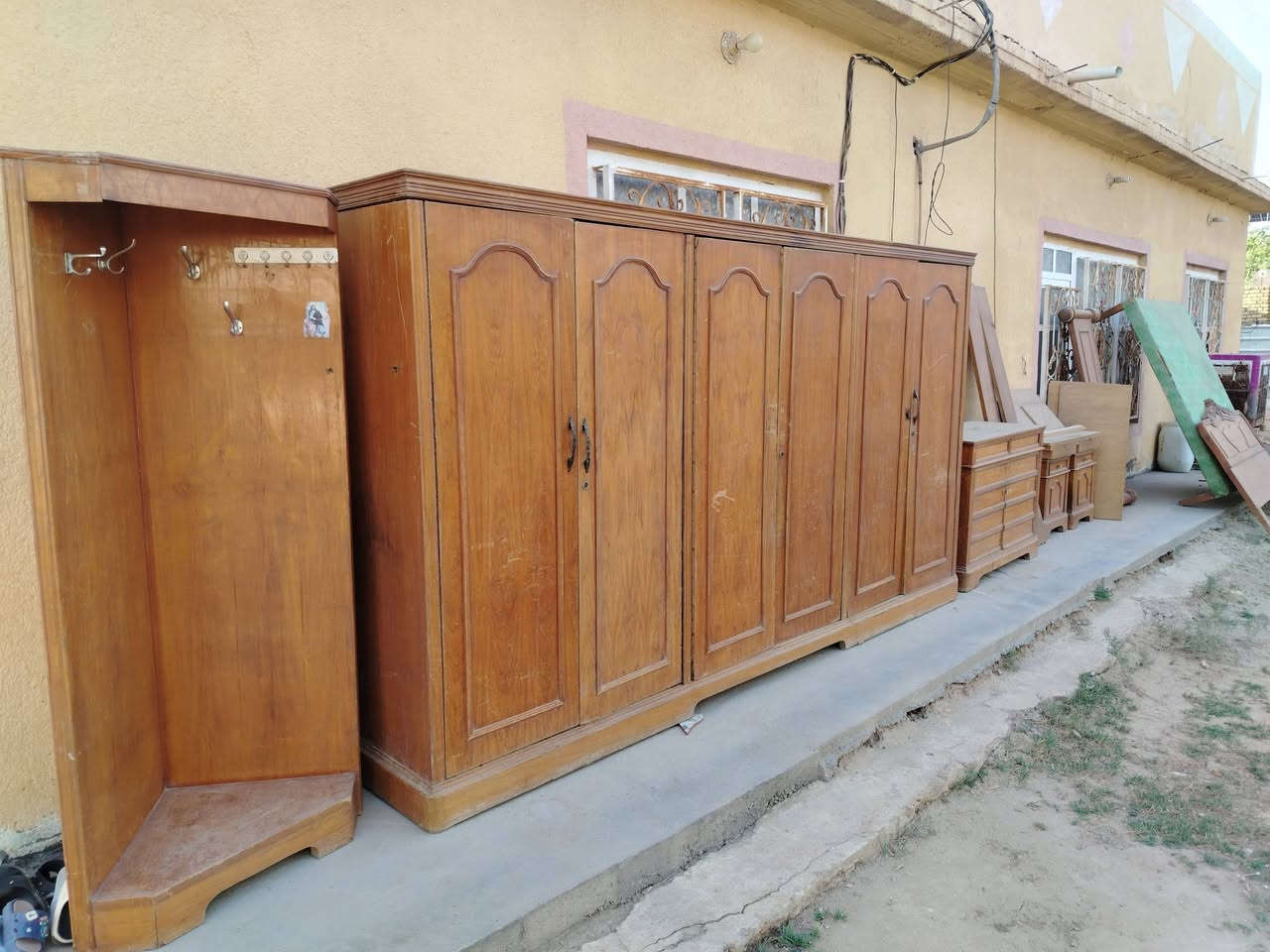غرفه كامله للبيع
السعر 200 الف قفل مستعجل ع بيعته ماكو هيج سعر بلاش غرفه كامله السعر 200 الف
مكاني حله
***********
