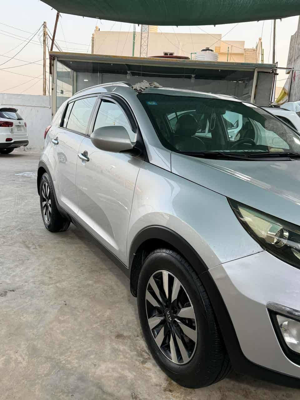 سبورتج ٢٠١٣ كفاله  فقط بيه جراد قماره بسبب لونها
١٣ بسمي  كير مكينه شرط كفاله   من تنقيص وتبخير 
تخم تاير جديد    
دوشمه     بلاديه 
 شواصي تكم حوض كفاله سياره ليبل واحد 
زنون   بلادي
رقم   بغداد   جديد 
 سياره مامتعوبه   وتجي وتشوف بعينك بس من وره جراد قماره اريد بيعها 
 وذا اكو مراوس سورنتو ١٣ او ١٤ او توسان ١٤  بس كون نضيف  انطي نضيف اخذ نضيف. 
***********   ديالى بعقوبه
