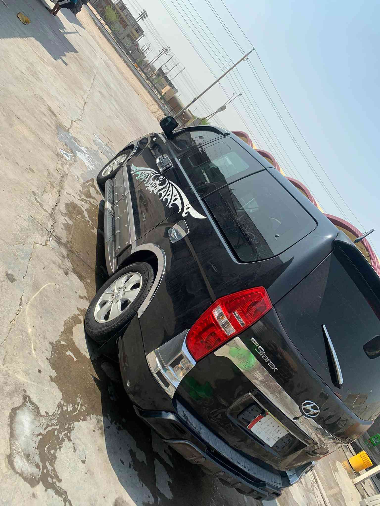 البيع ستاركس 18دبلو محور سبلاين ١٢ عامه  ماعده الباب سايق  شرط سونار موجود آخر صور سياره جاهزه دوشمه كاعيه شاشه كامله المكان البصره الزبير . الهاتف ‭***********
