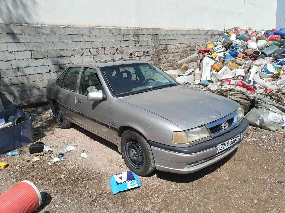 فكترا 93رقم وسنويه جديد لل30 دفتر بانزين  تايرات جديد محرك جديد گير اوتوماتيك بيه هاف قليل بدون خياس*********** كركوك, العراق
