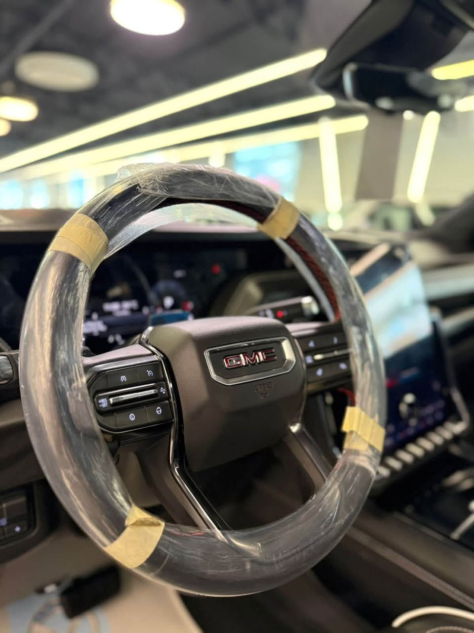 توفرت لدى شركه المهند جمسي يوكن  AT4
للتواصل ع رقم 
*********** 

نور مؤيد

نص مكتوب في الصور:
- GMC GMC | YUKON | AT4 Engine: 6.2 L / V8 EcoTec3 / Gasoline Horsepower: 420 HP Torque: 623 N.M Transmission: 10 Speed Automatic Drive: AWD Tires: 275 / 60 R20 with Alloy wheel Model Year/ 2026 • Premium Genuine Leather Seats. • 16-Way Power Front Seats with Massage Function. • Heated & Ventilated Front Seats. • Magnetic Ride Control Suspension. • Four-Corner Adaptive Air Suspension. • Up to 2 Inches of Vehicle Lift For Off-Road Driving. • 16.8-Inch Center Display & 11-Inch Driver Display. • 8-Inch Rear Climate Control Touchscreen. • Power-Folding Side Steps. • Hands-Free Power Liftgate. • Bose Premium Audio System with 18 Speakers. • Super Cruise Hands-Free Driving Technology. • Night Vision System. • HD Surround Vision Cameras with 9 Viewing Angles. • Comprehensive Driver Assistance Systems for Parking & Maneuvering. • Panoramic Sunroof. المحرك: 6.2 لتر/ 8 سلندر بنزين القدرة الحصانية: 420 حصان العزم: 623 نيوتن متر ناقل الحركة: 10 سرعات القيادة: نظام دفع رباعي الاطارات: 275 / 60 R20 مع عجلات من الألمنيوم سنة الصنع/ 2026 • مقاعد جلد طبيعي فاخر. • مقاعد اماميه كهربائية ب16 وضعية مع خاصية المساج. • تدفئة وتبريد للمقاعد الامامية. • نظم التحكم المغناطيسي بالتعليق. • تعليق هوائي متكيف بأربع زوايا. • امكانية رفع المركبة للطرق الوعرة بما يصل الى 2 انش. • شاشة عرض مميزة قياس 16.8 بوصة وشاشة سائق 11 بوصة. • تحكم خلفي بالمناخ عبر شاشة لمس 8 بوصة. • دواسات جانبية كهربائية قابلة للطي. • باب خلفي يعمل بالاستشعار. • 18 مكبر صوت فاخر من بوز. • مثبت سرعة سوبر بدون استخدام اليدين. • نظام الرؤية الليلية. • كاميرات ورؤية محيطية عالية الدقة 9 زوايا. • مجموعة أنظمة متكاملة لمساعدة السائق على الركن والمناورة. • فتحة سقف بانورامية.