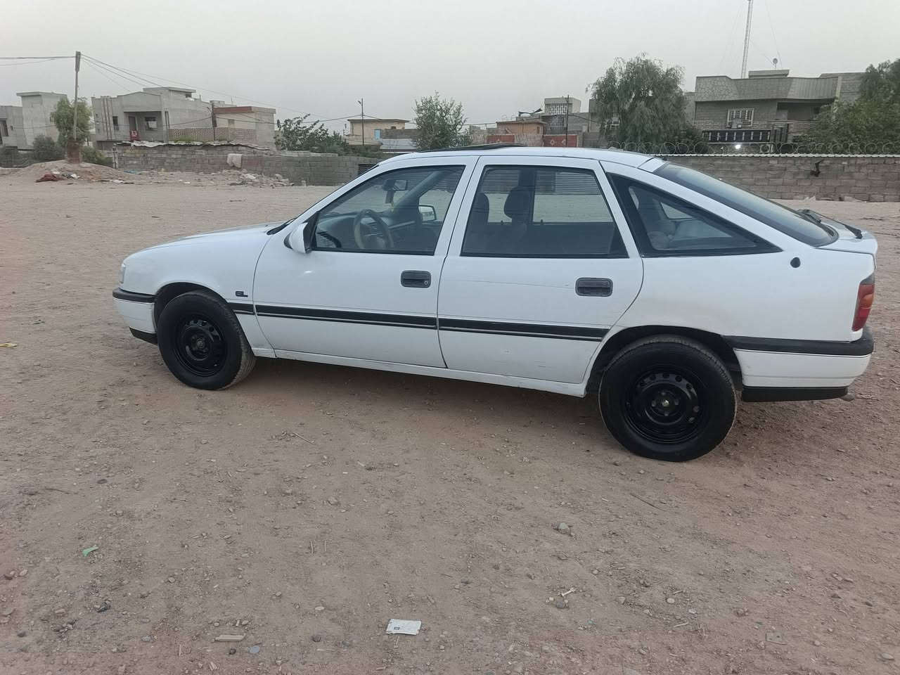 اوبل فكترا موديل 1991 حجم 16 كير محرك شرط صبغ دواير فقط بدون ضرر كهربئيات كيجات كلها شغاله طخم درامشفتات جديد داخلها نضيف سياره قتصاديه وجاهزه رقم نينوى مشروع وطني سنويه لل 2029 شرط التحويل السعر 36 وبيها مجال بصيط 
***********
***********
