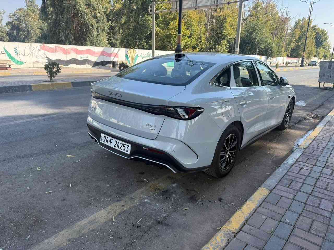 🚘 للبيع BYD Seal 06 – موديل 2025
🔹 الفئة: فل أوبشن، ما عدا فتحة السقف
🔹 القير: أوتوماتيك
🔹 البطارية: كبيرة – مدى يصل إلى 128 كم
🔹 الكاميرات: 13 كاميرا
🔹 الرادارات: نظام رادارات متكامل مع مراقبة 360°
🔹 مرايا: شفط كهربائية
🔹 كرسي السائق: كهربائي
🔹 الشاشة: شاشة كبيرة مع برامج
🔹 اللون: إسمنتي فاتح – لون مميز وأنيق
🔹 رقم دهوك
🔹 العداد: ماشية فقط 3750
🔹 السيارة نظيفة جداً وحالتها ممتازة

💰 السعر: 195 ورقة
📌 يوجد مجال بسيط للجادين.

📍 المكان: الموصل – حي فلسطين

📞 للاستفسار والتواصل:
***********
***********
