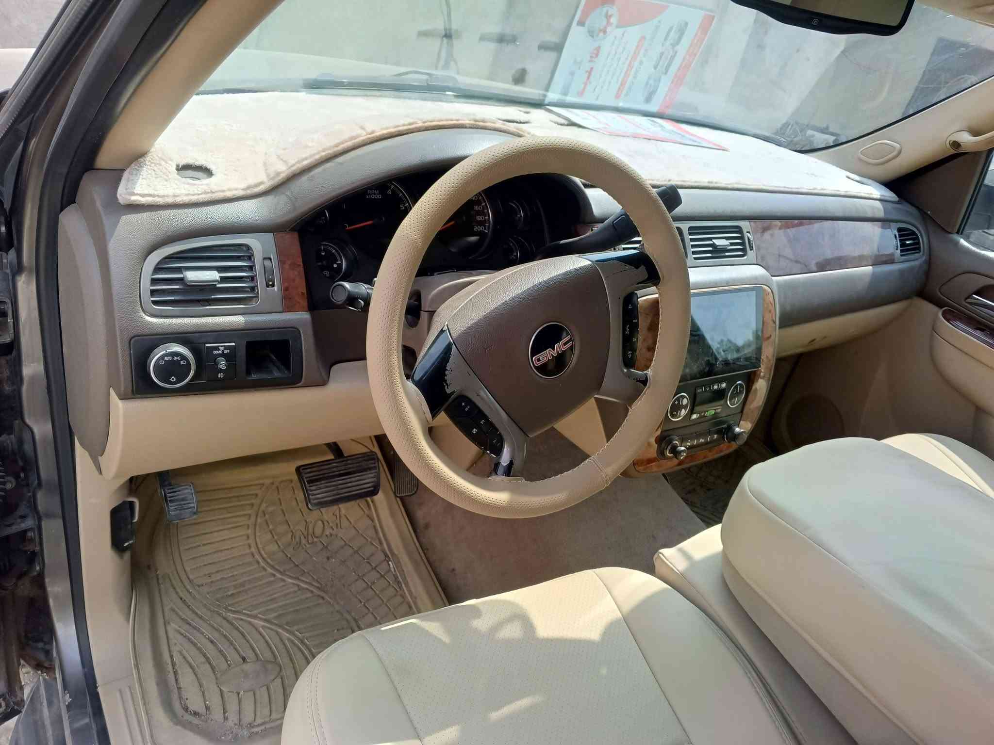 يوكن ابتر ٢٠١٣ بصره بيه قطعتين صبغ وبارد خفيف والباقي كفاله السعر ١٧٠ المكان البصره الزبير الشراي يتصل  انا مكلف بالنشر ***********
