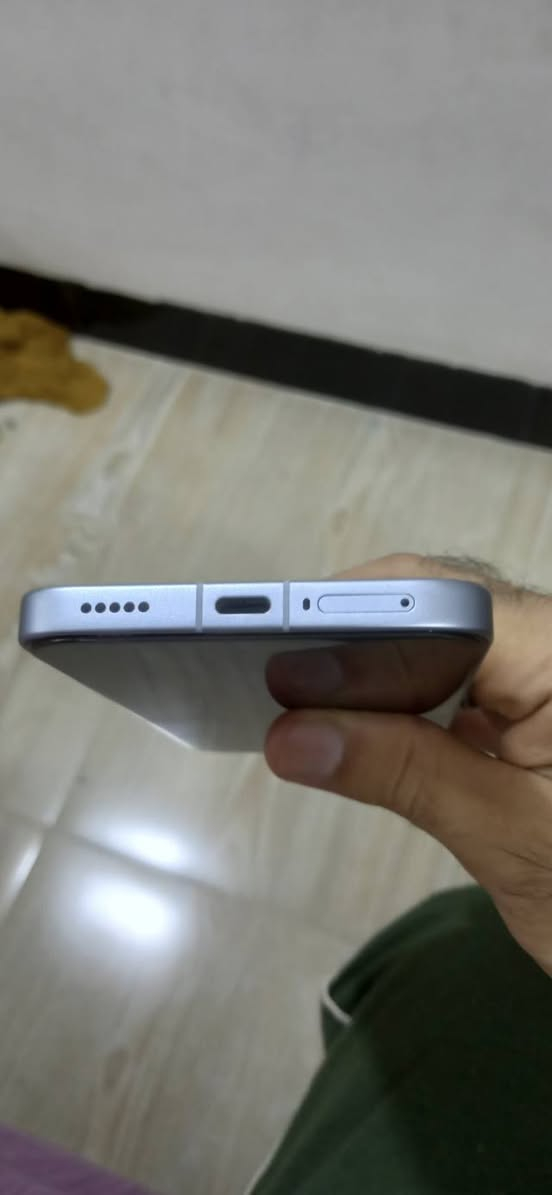 السلام عليكم للبيع بوكو x8 برو ماكس بطاريه 100 ذاكره 512 رام 12 نظيف جدا ما بي شخط كامل ملحقات السعر 725 بي مجال بسيط للتواصل على هذا الرقم*********** الواتساب او خاص
