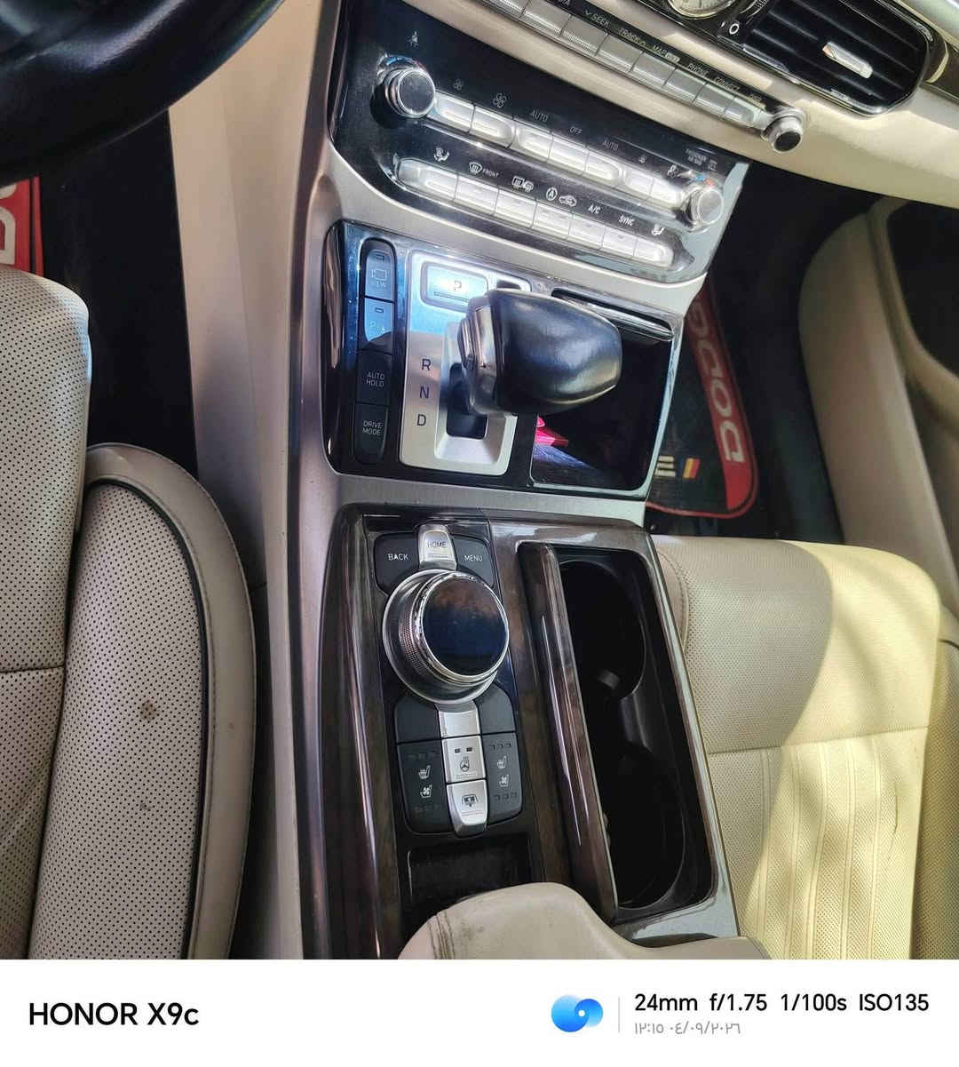 سلام عليكم 
للبيع  G90 ULTIMATE اعلى فئة ابواب شفط 
رقم شاصي KMHG54JH1KU050537
موديل 2019
8سلندر 5.0  
وارد امريكي رقم شاصي مرفق بس بنيد صبغ باقي مكفول كير ومحرك كفالة
السعر 240$ وبيها مجال سيارة نظيفة
رقم بغداد - العنوان الديوانية 
***********
