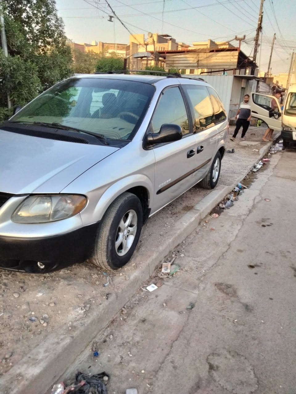 سلام عليكم من رخصة صاحب البيج
سيارة دوج سبعه راكب موديل 2001 مكينه وكير وتبريد تمام باتري جديد بأسمنه شرط التحويل السعر 57 ورقة العنوان بغداد الشعب شارع الجزائر رقم هاتف ***********
