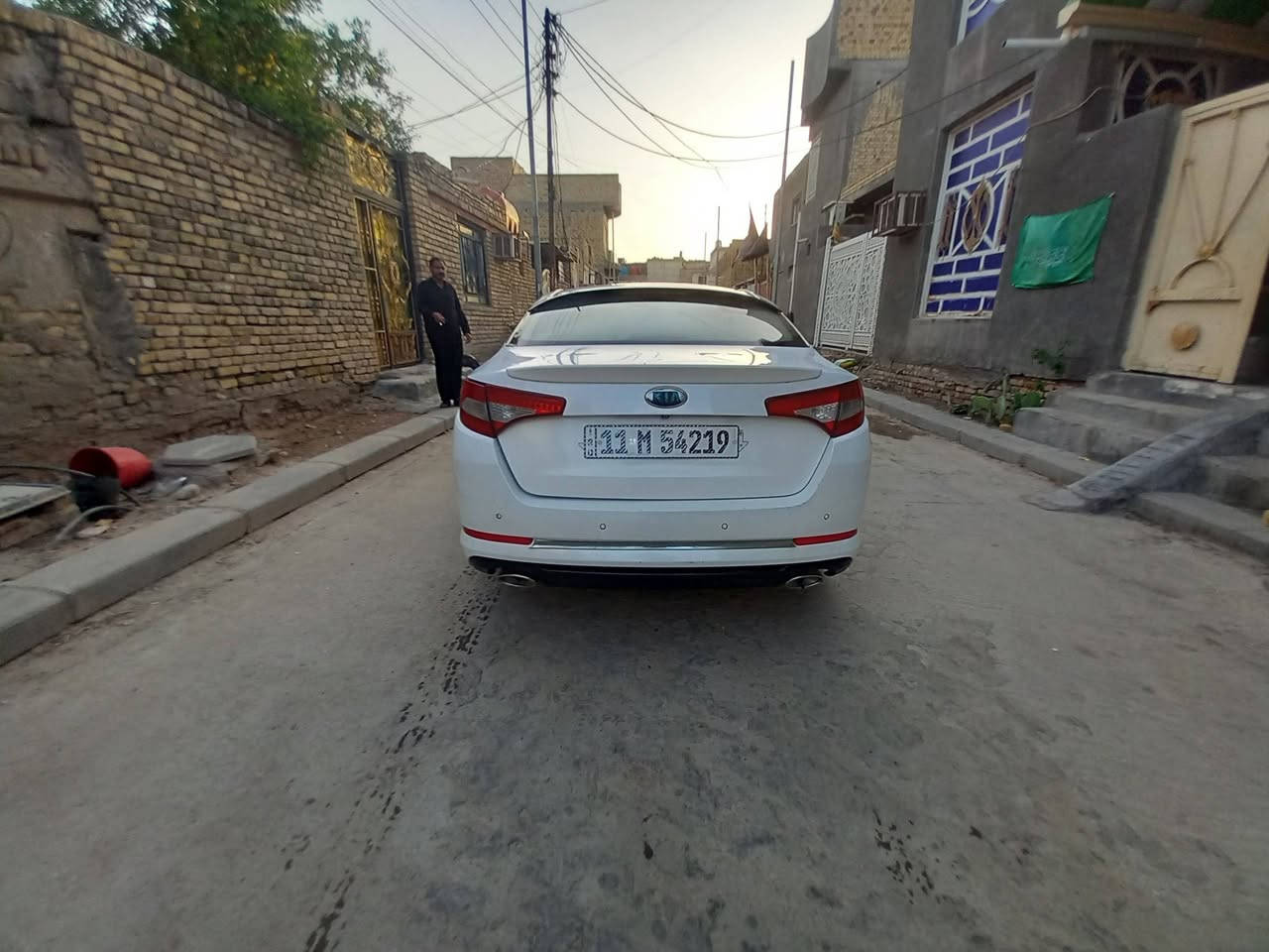 سلام عليكم سياره للبيع كيا اوبتيما خليجي موديل 2013 محرك 2400 بصمه حساسات سياره باسمي رقم بغداد هزه جديده سياره جديده ما عوزه شي مكان الناصريه المركز السعر 110 وبيه مجال قليل اتصال على رقم ***********
