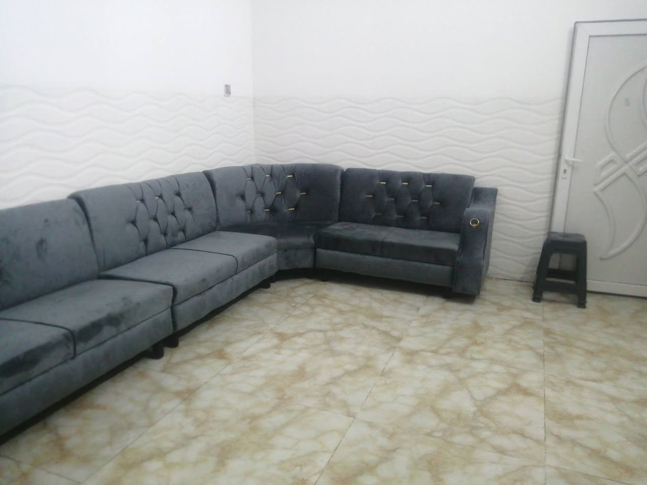 ديوان عراقي ثقيل 6 أمتار ونص زاويه وحده السعر ٢٥٠ بي مجال
