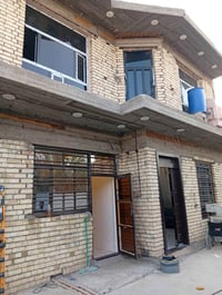 قطعه ارض للبيع المساحه 900م تحتوي على دار مساحه البناء 160م متكون من 4...